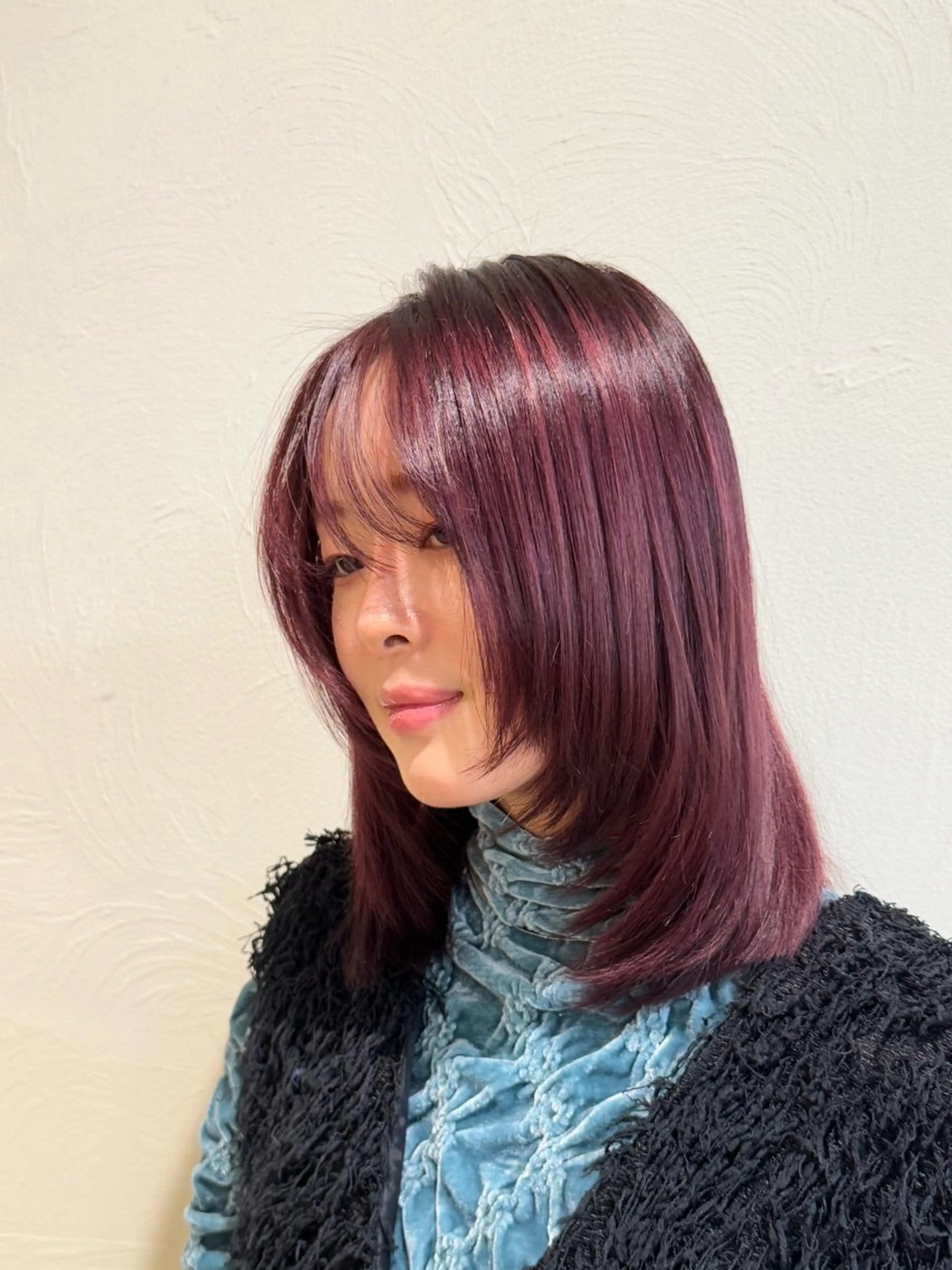 ミディアム カラー ボルドーカラー レイヤーカット 酒井 那乃羽のヘアスタイル