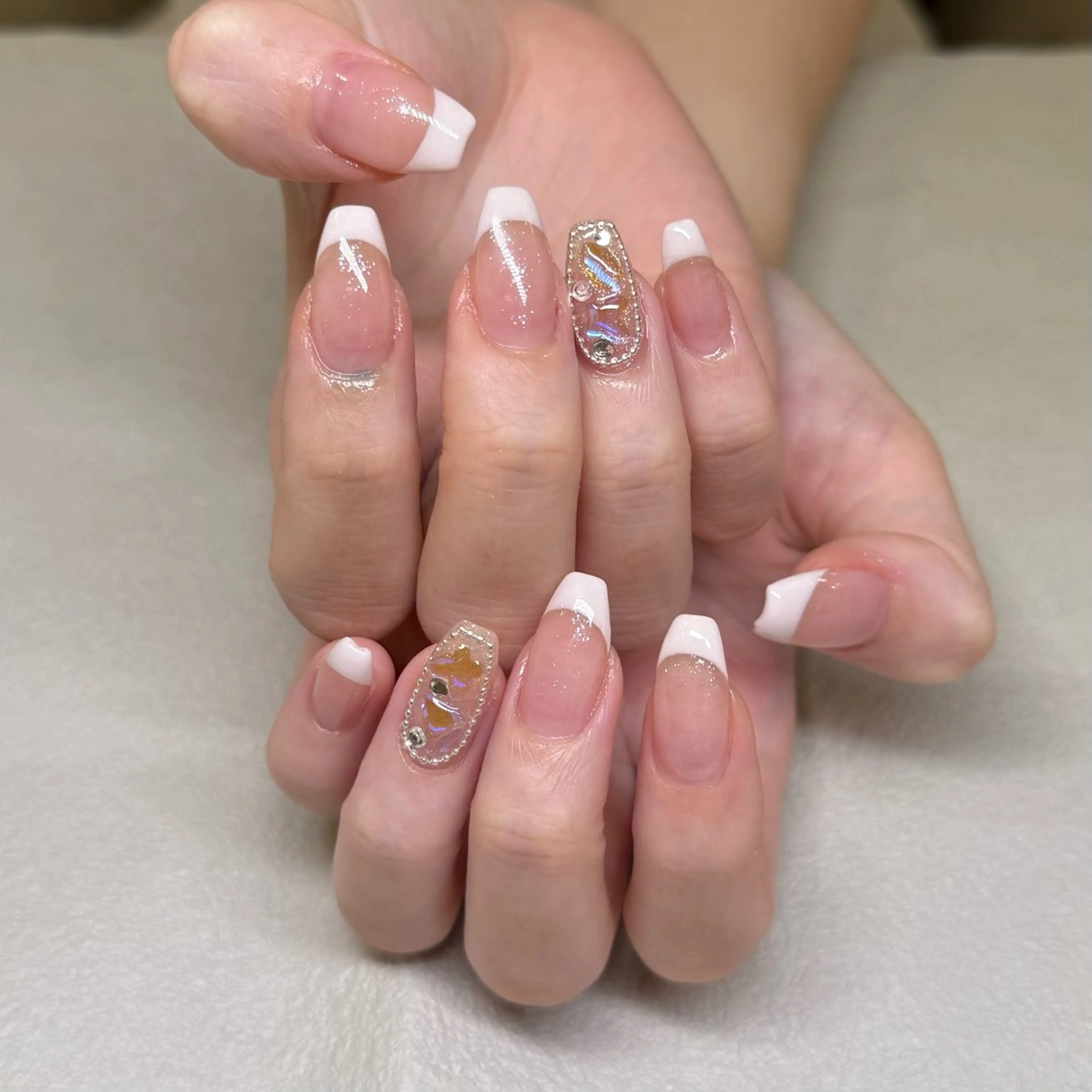 ネイル オーロラネイル フレンチネイル パステルネイル ピンク ストーンネイル ハンドネイル 鶴田୨ৎmaison de NALIのネイルデザイン