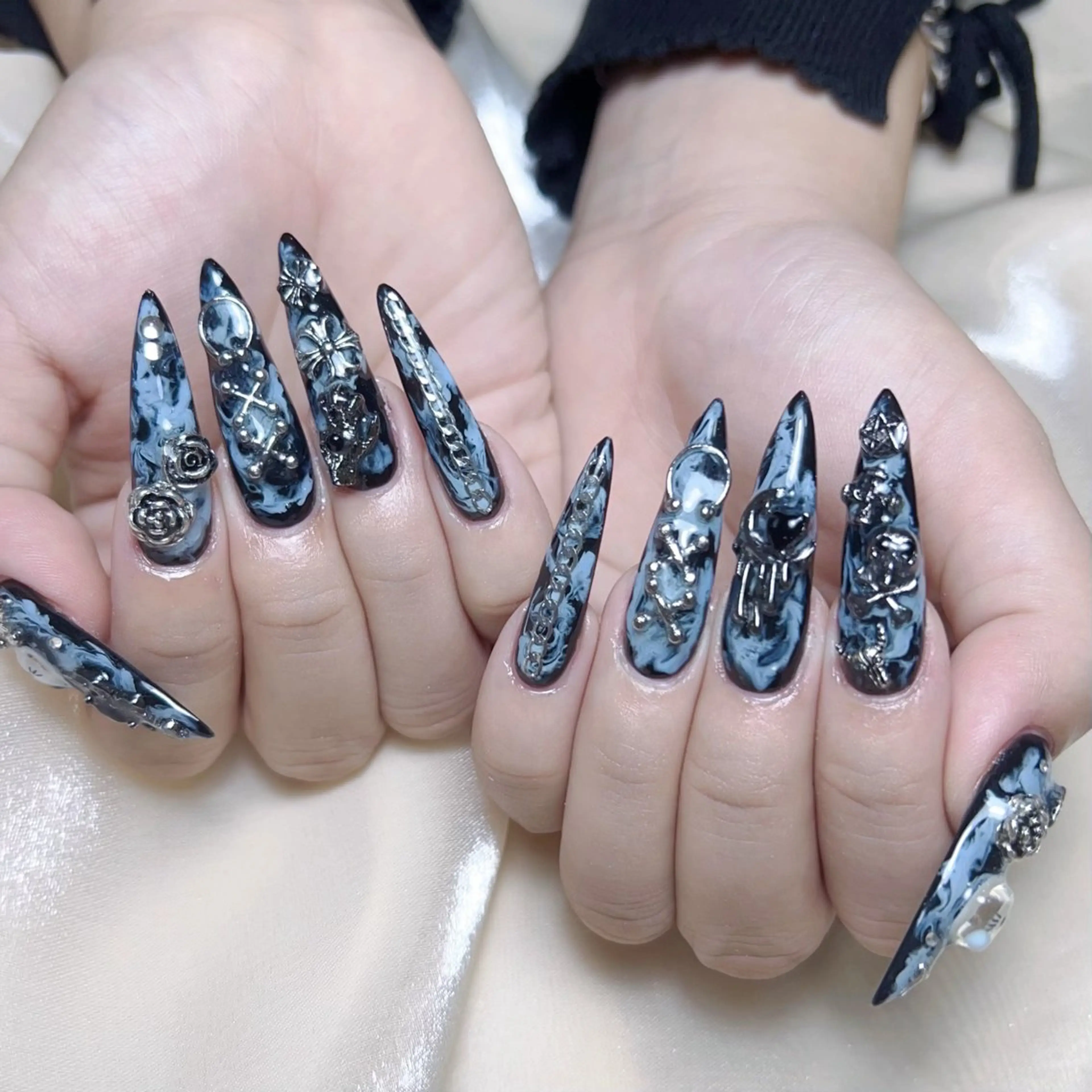 メンズ ネイル メンズ韓国風 アートネイル オーロラネイル ガーリー キラキラネイル ハンドネイル Nail salon 木にいるのネイルデザイン