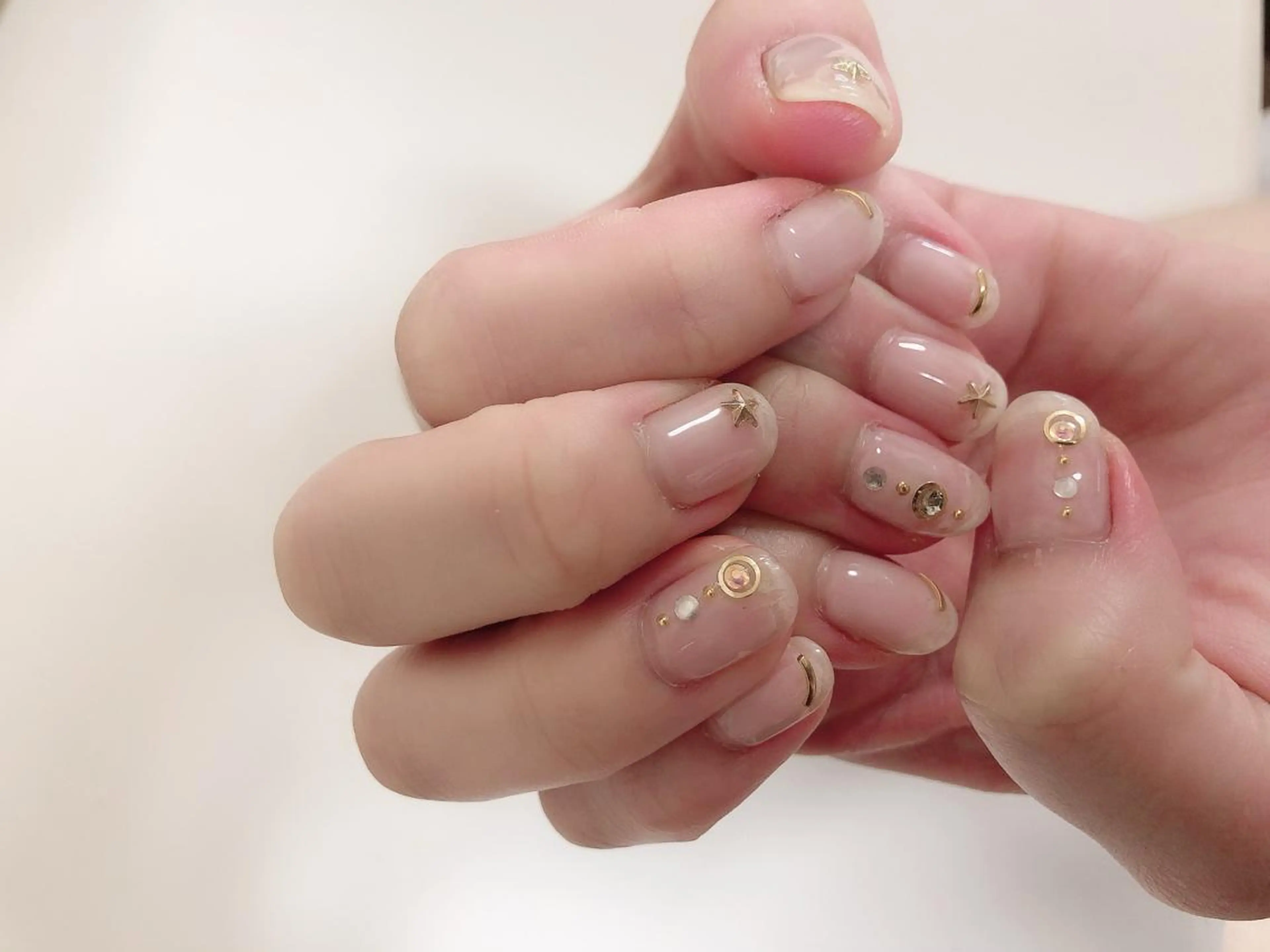 ネイル ハンドネイル emi ...の眉毛・アイブロウイメージ