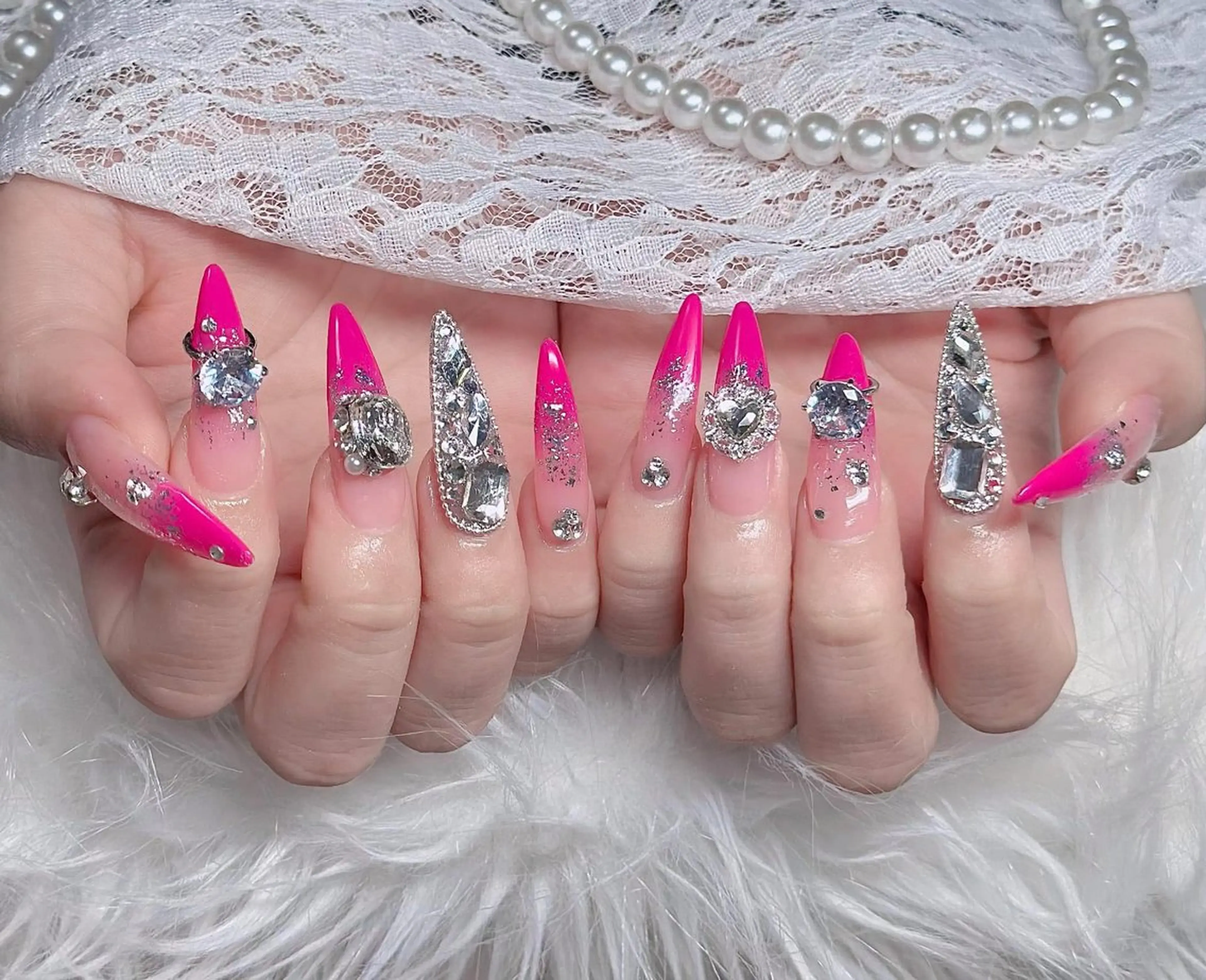 ネイル オーロラネイル フレンチネイル ジェルネイル ハロウィン キラキラネイル H.baby Nail Salonのネイルデザイン