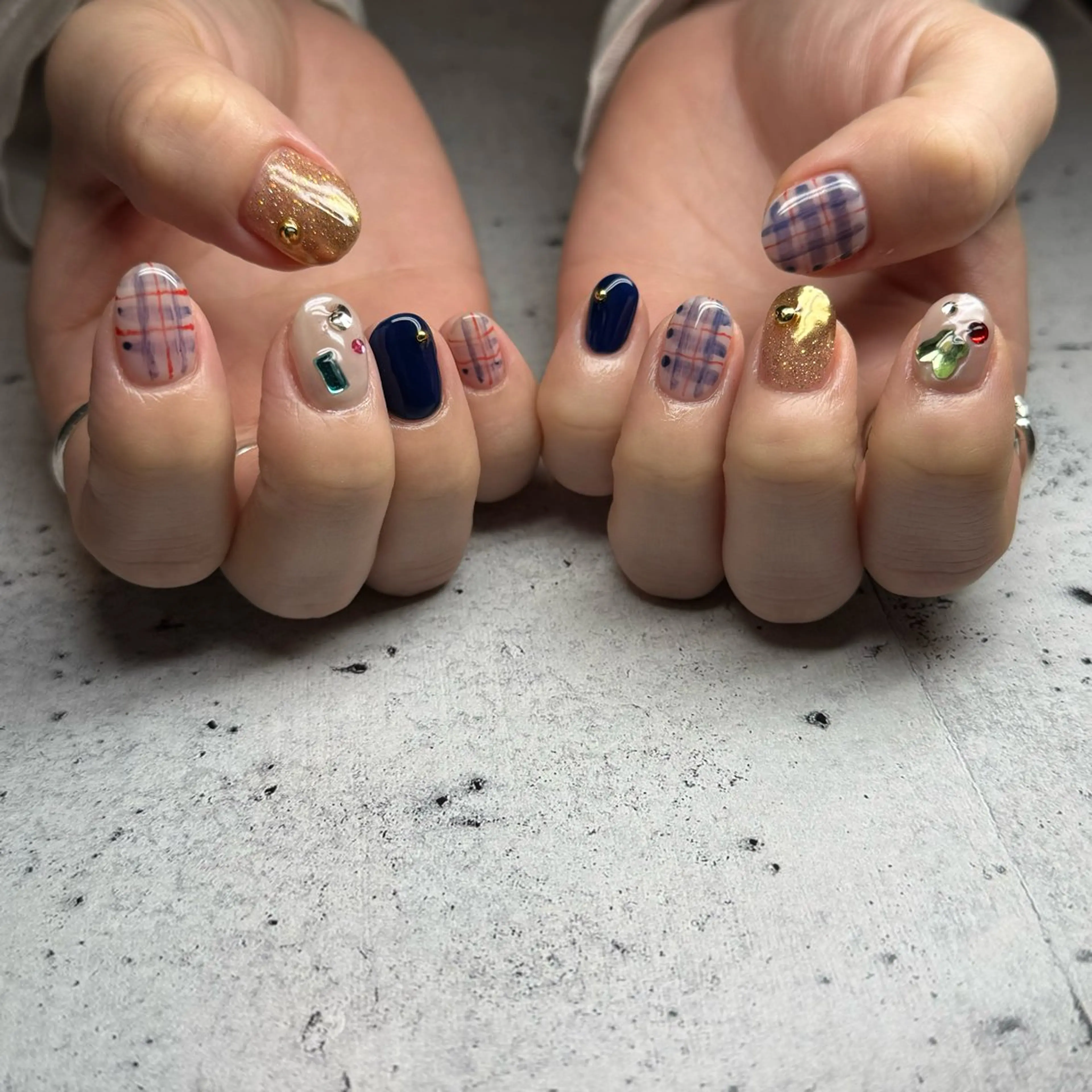 ネイル ハンドネイル 𝐫𝐚𝐢 𝐧𝐚𝐢𝐥の眉毛・アイブロウイメージ