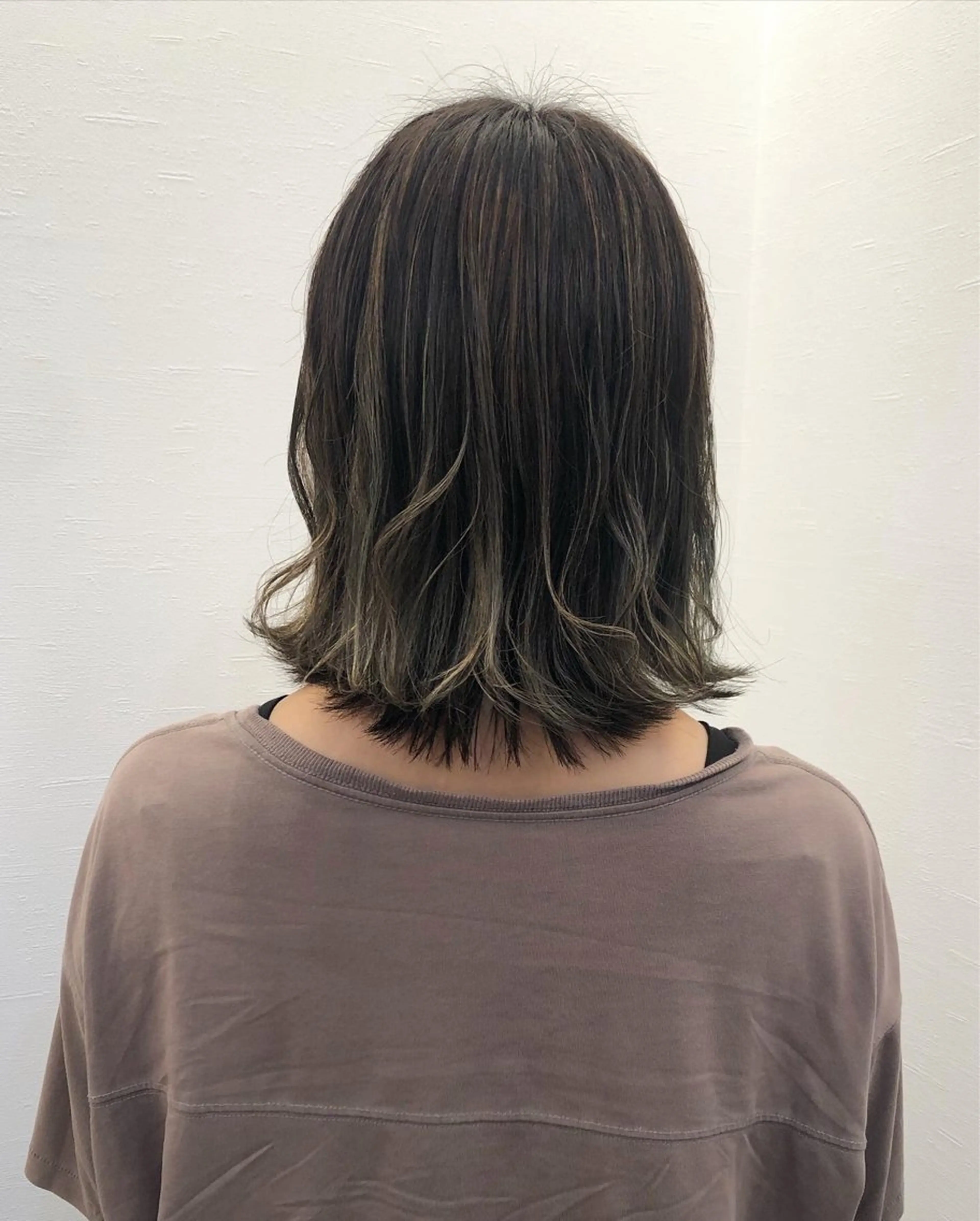 カラー ツノガイ エリのヘアスタイル