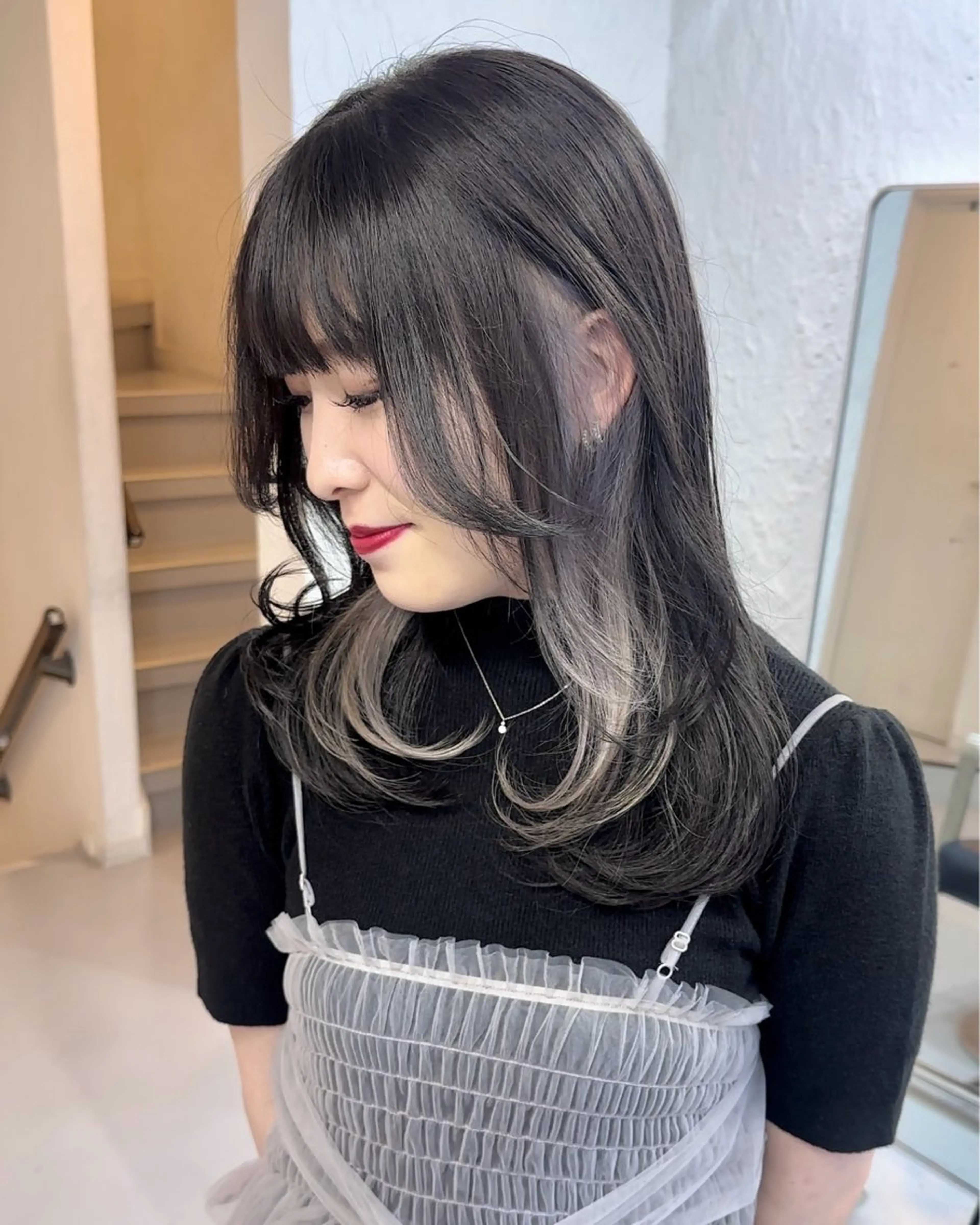 セミロング カラー ブリーチ ケアブリーチ デザインカラー インナーカラー シルバー カット ヘアカラー トリートメント インナーカラー/レイ ヤーカット♡/マキシのヘアスタイル