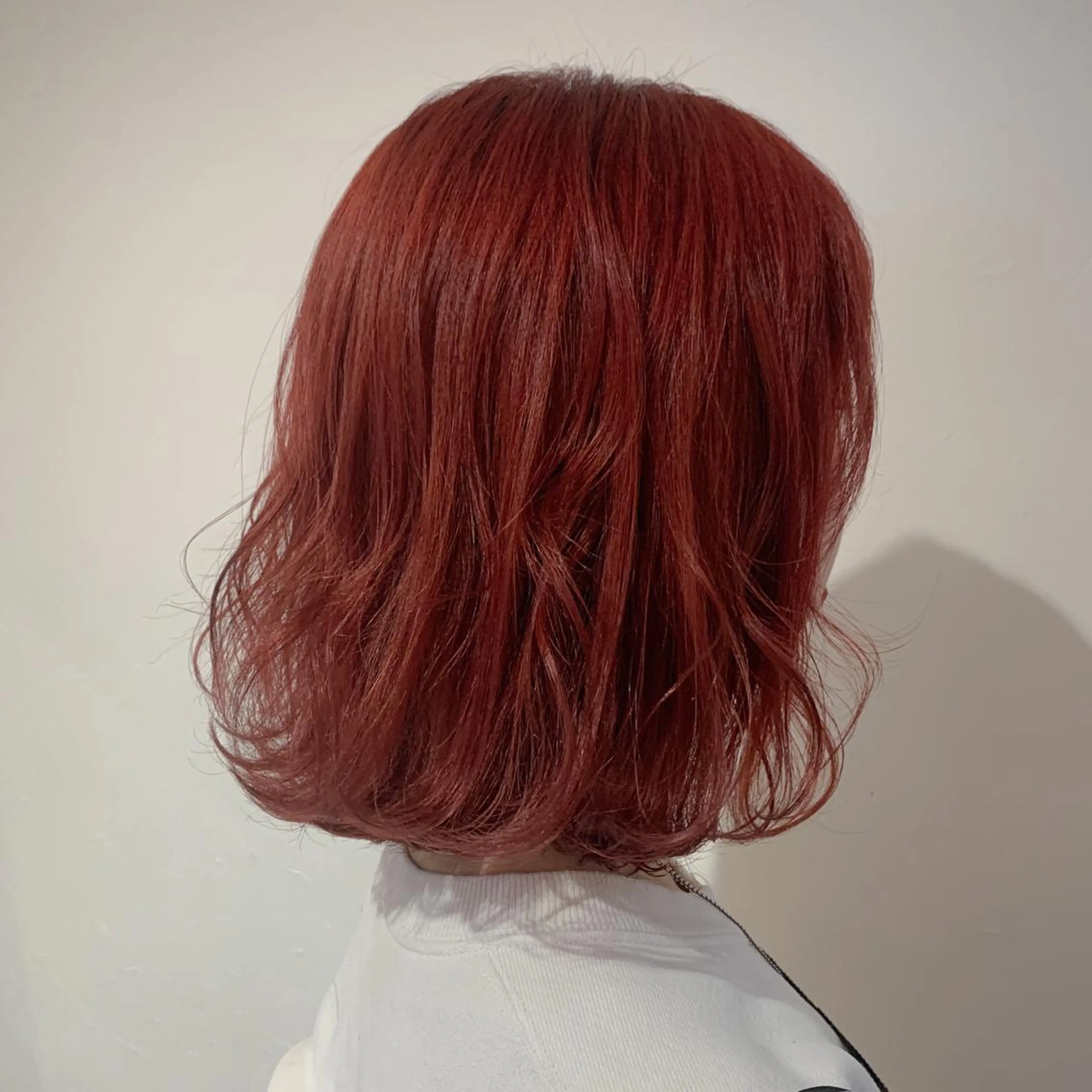 ミディアム カラー ヘアアレンジ ブリーチ ボルドーカラー ケアブリーチ レッドカラー 🦋レイヤーカット ミドリカワ🦋のヘアスタイル