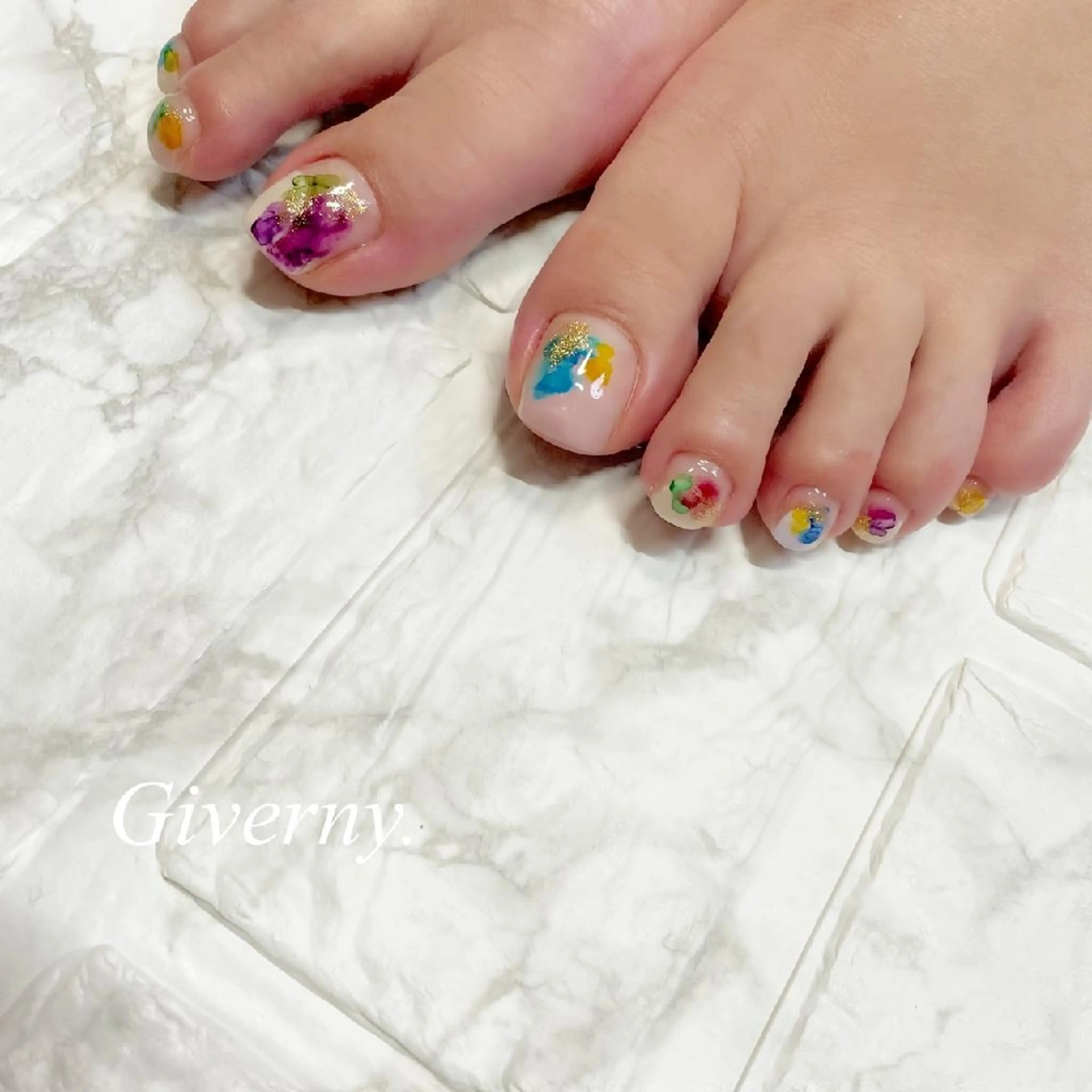 ネイル アートネイル フットネイル 夏ネイル フットネイル Giverny .のネイルデザイン