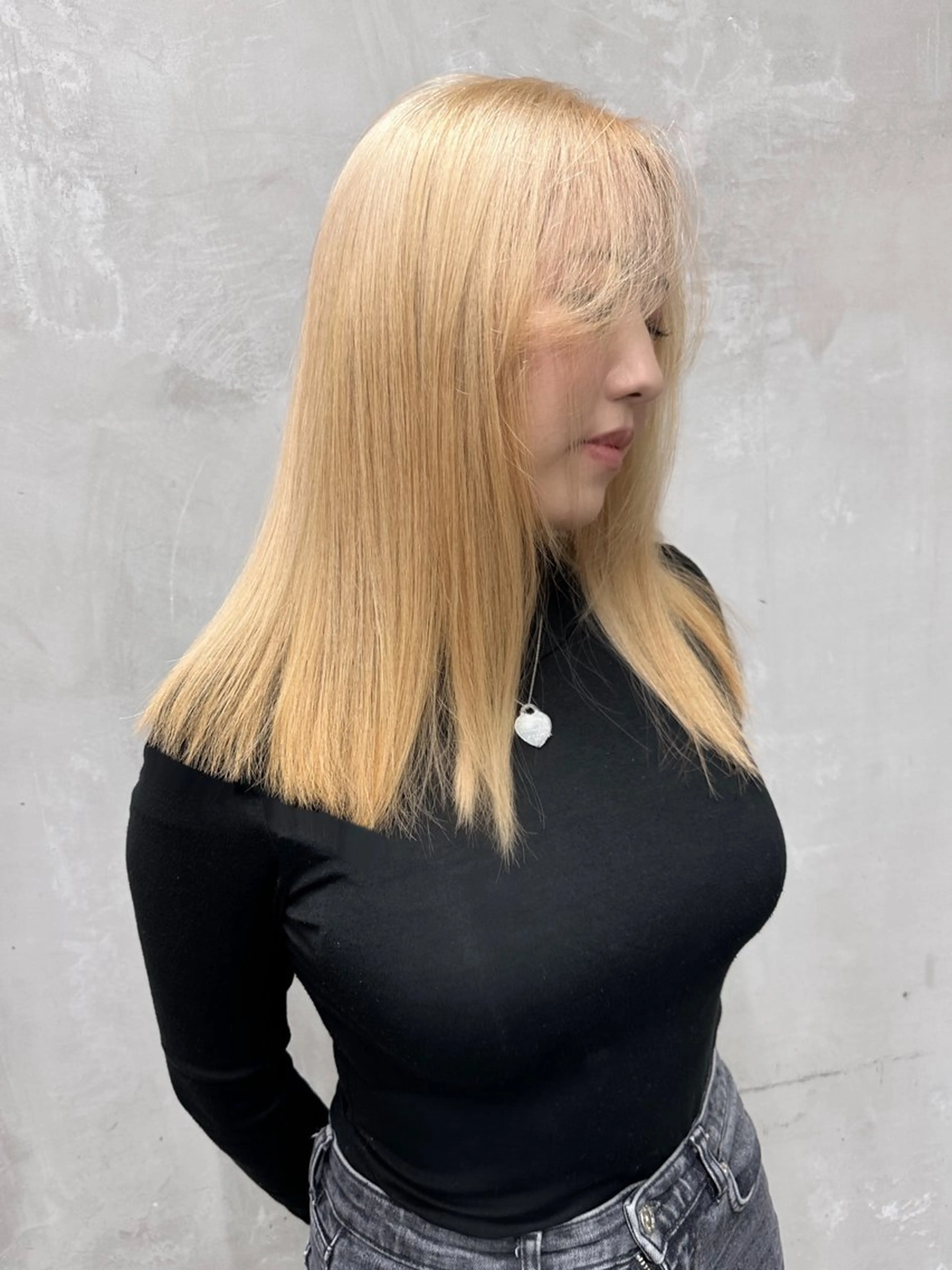 前髪+顔まわりカットの写真