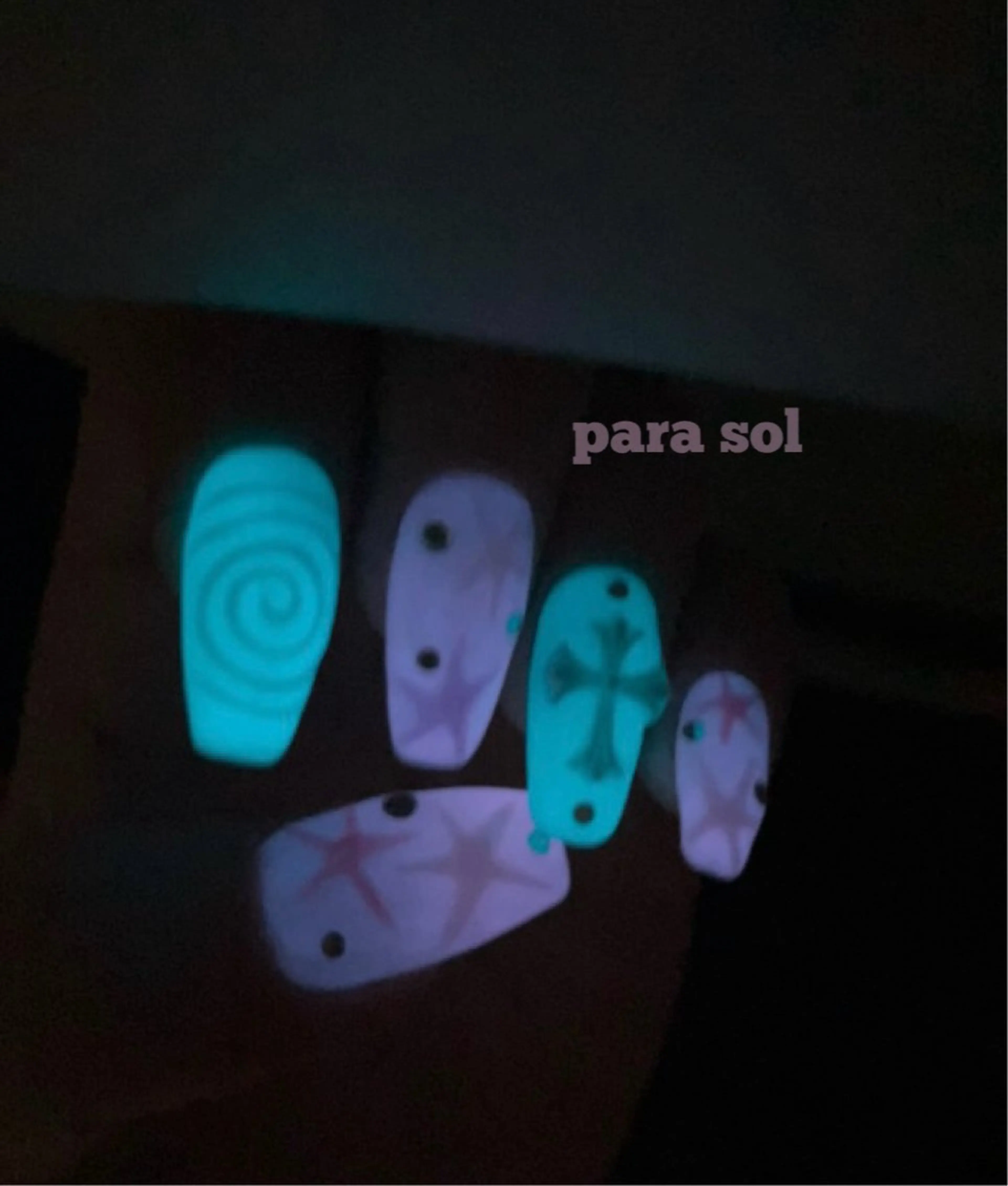 ネイル ジェルネイル キラキラネイル パラジェル 夏ネイル ハンドネイル フットネイル para ☀︎ sol by BECK所属・Para Sol nail　Maoのネイルデザイン