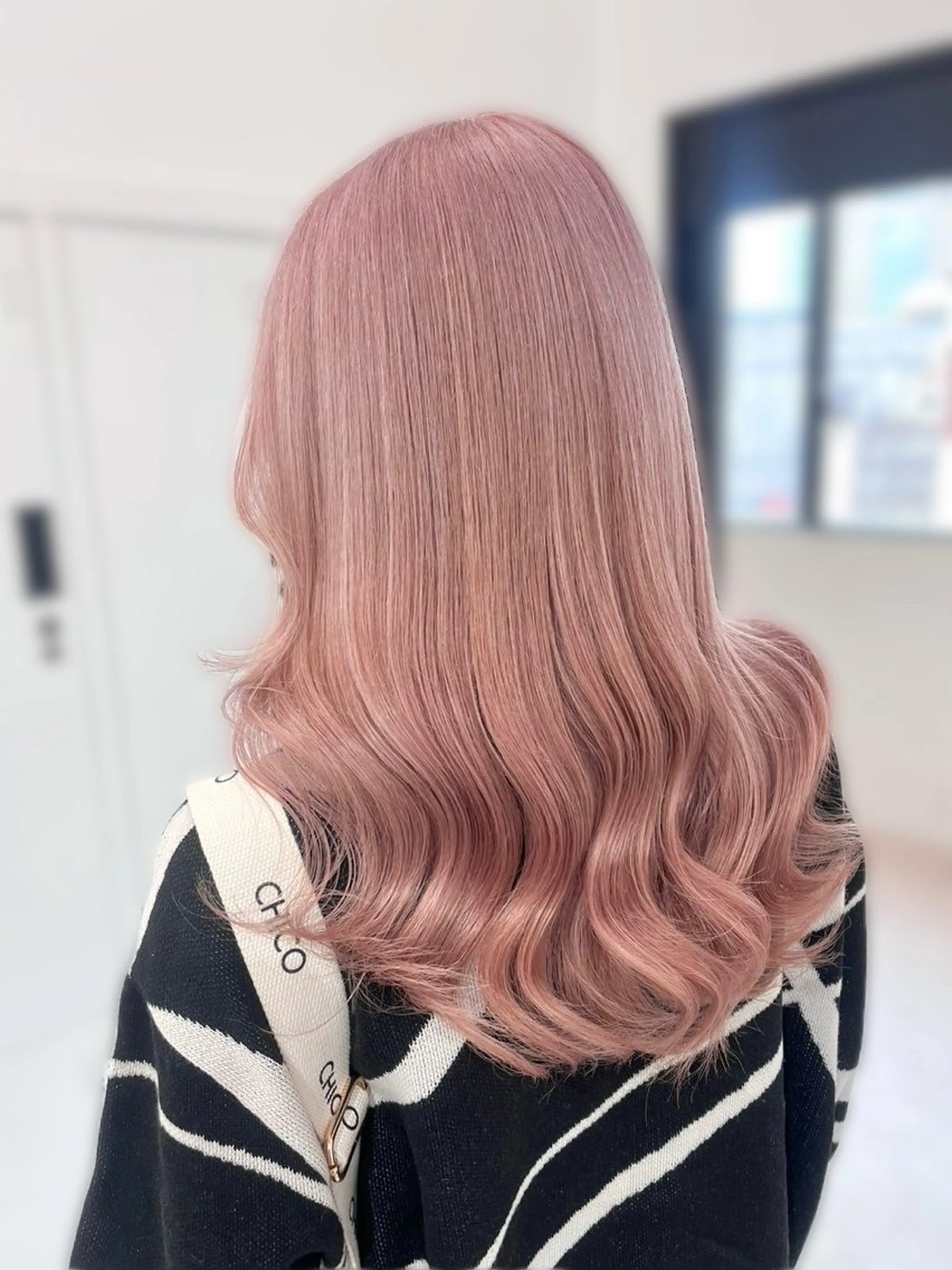 セミロング カラー パーマ ヘアアレンジ メンズ キッズ ヘアカラー トリートメント レイヤー×ハイトーン / mihana🪐のヘアスタイル