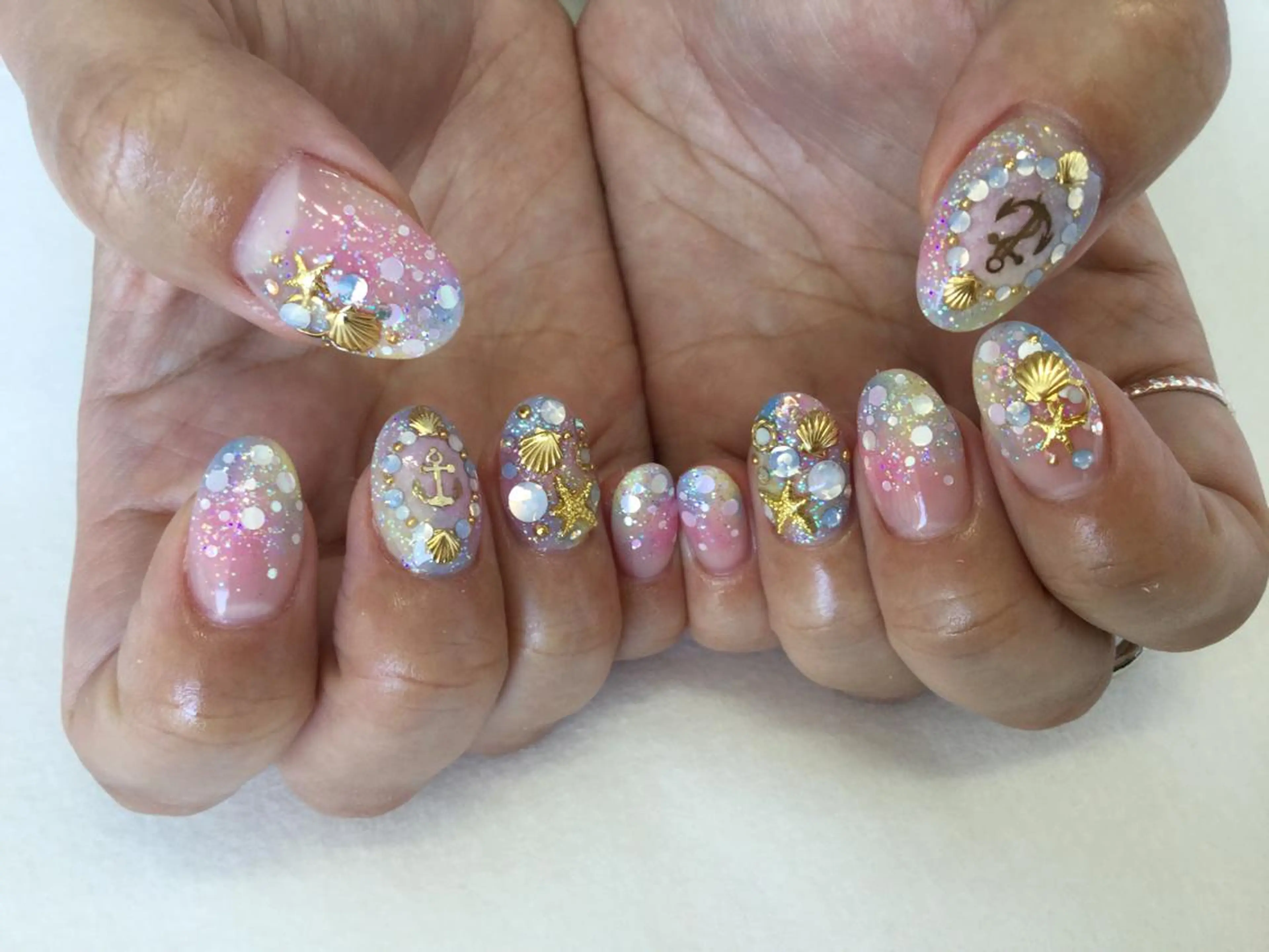 ネイル ハンドネイル 💎🐰 saki. m 🐰💎のネイルデザイン