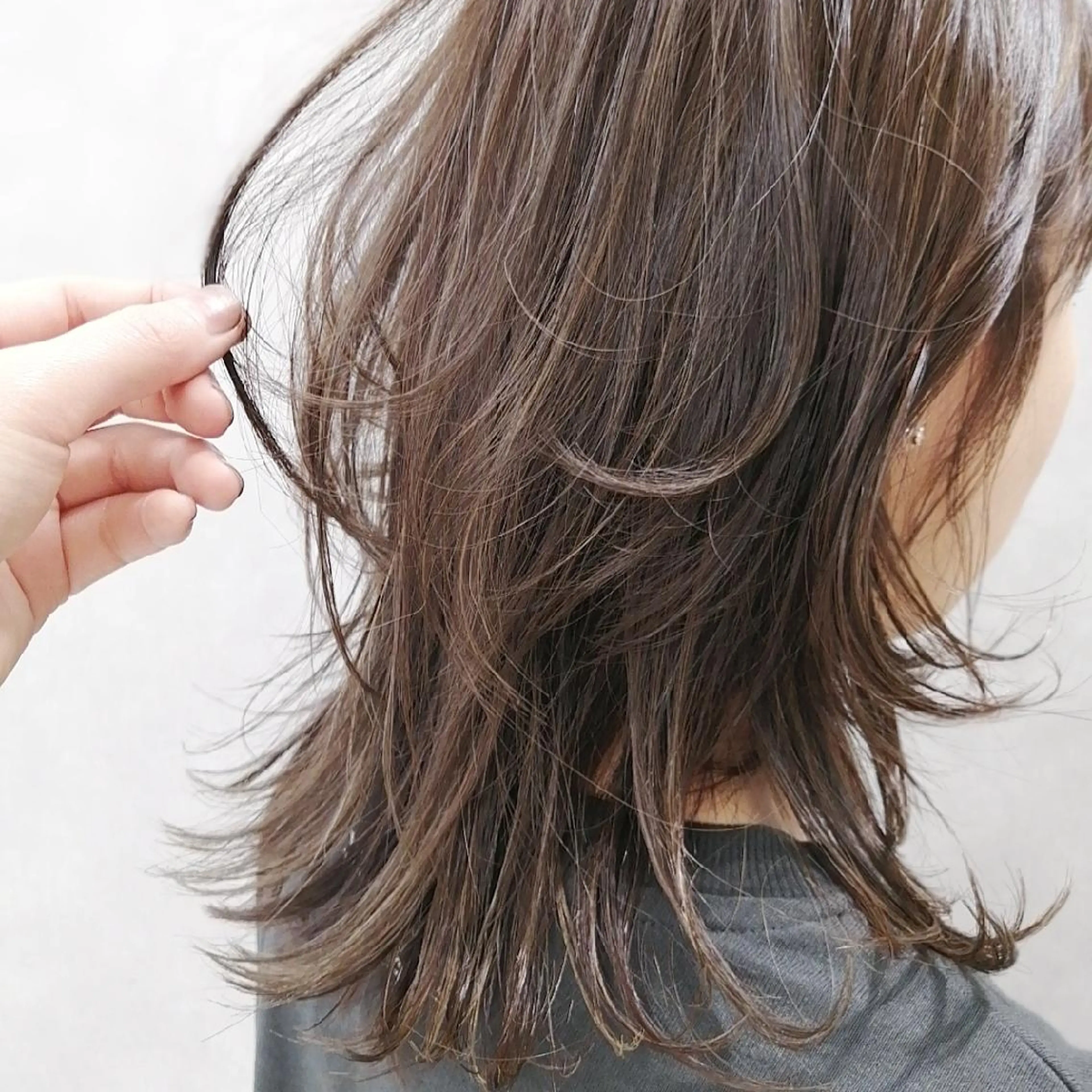 セミロング カラー ハイライトカラー ハイライト レイヤーカット hase _のヘアスタイル