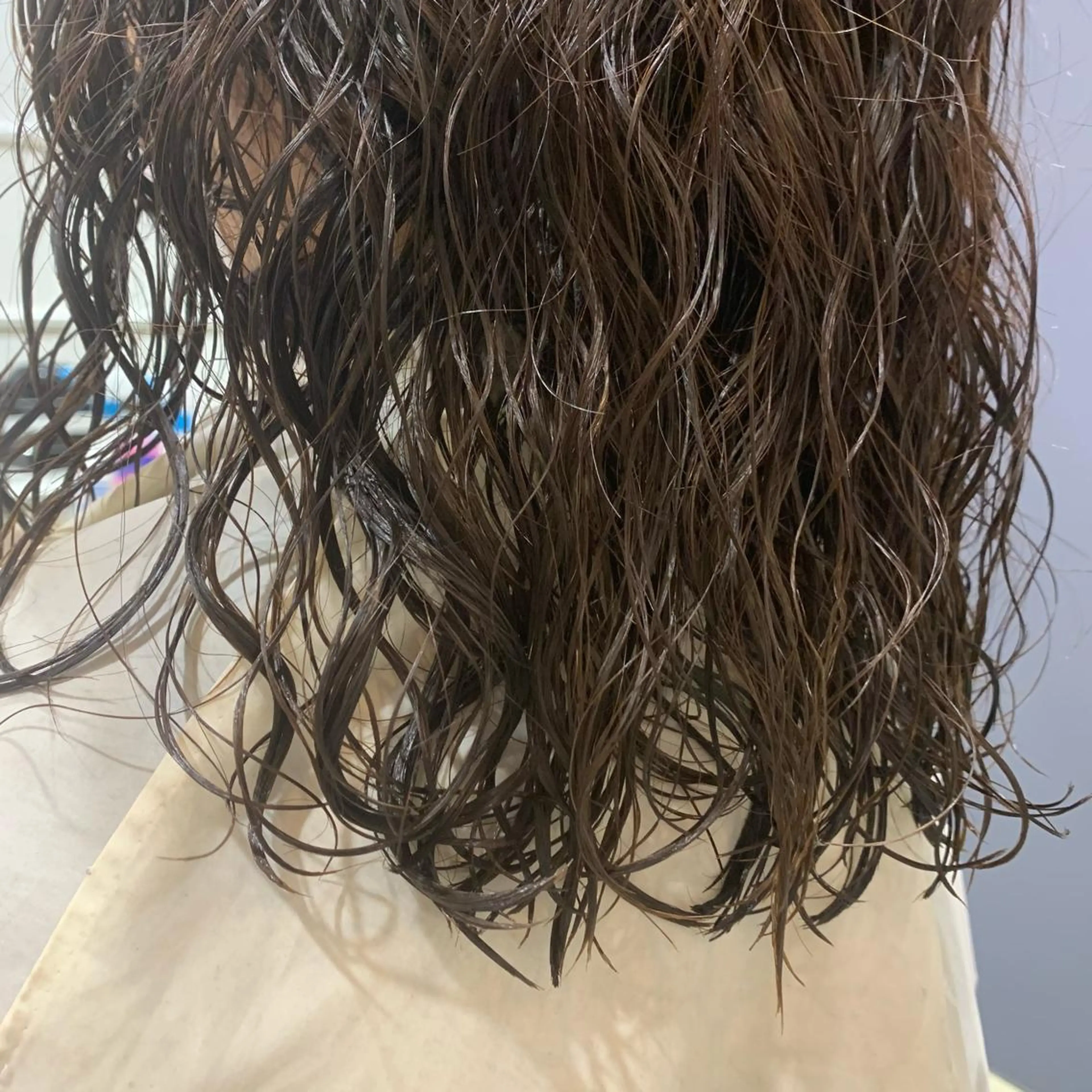 ミディアム パーマ ヘアアレンジ 髪質改善カラー&TR 縮毛矯正/弱酸性矯正のヘアスタイル