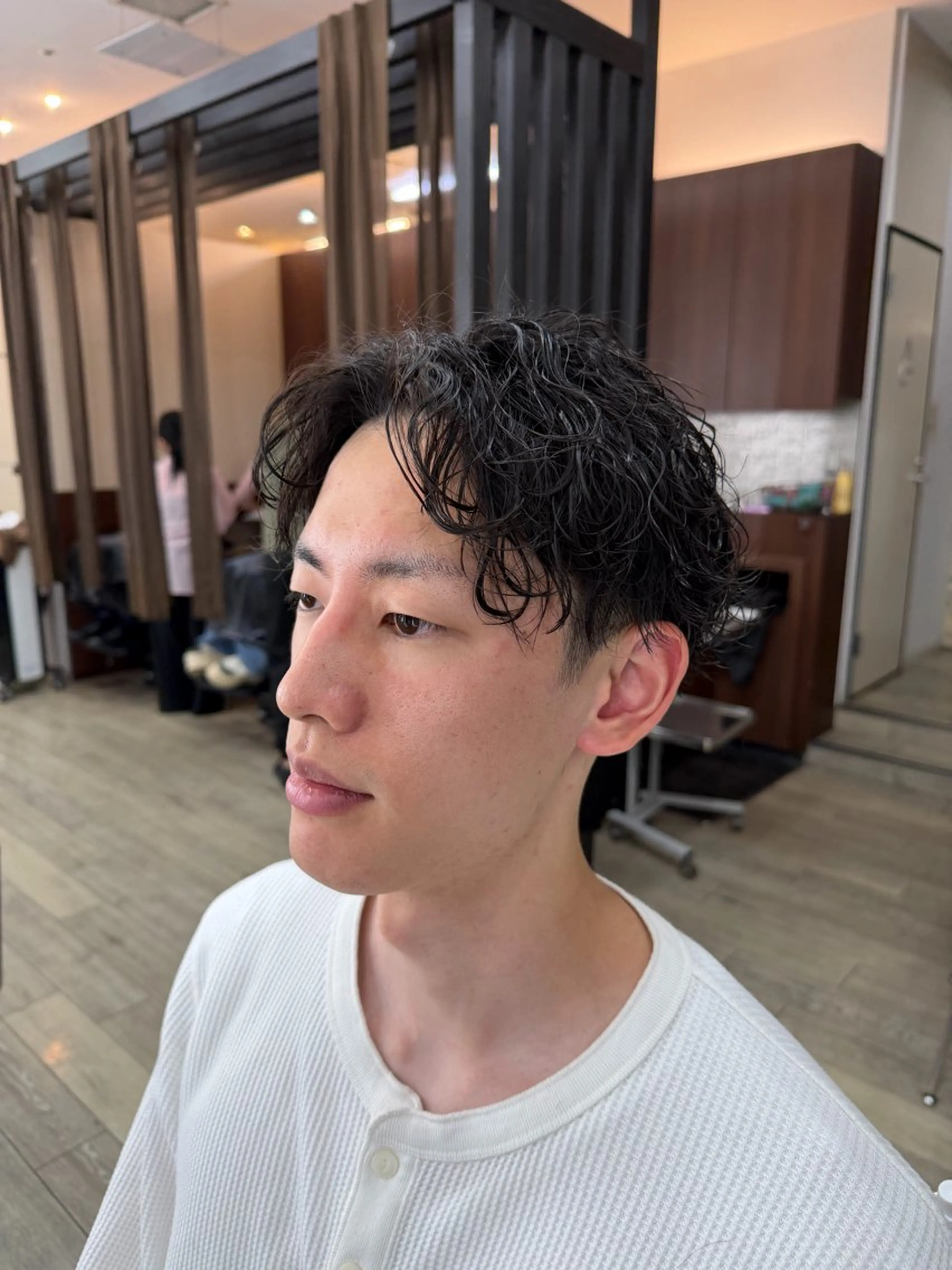 パーマ メンズ センターパート マッシュ メンズパーマ 波巻きパーマ メンズウルフカット カット パーマ 田村  猛のヘアスタイル