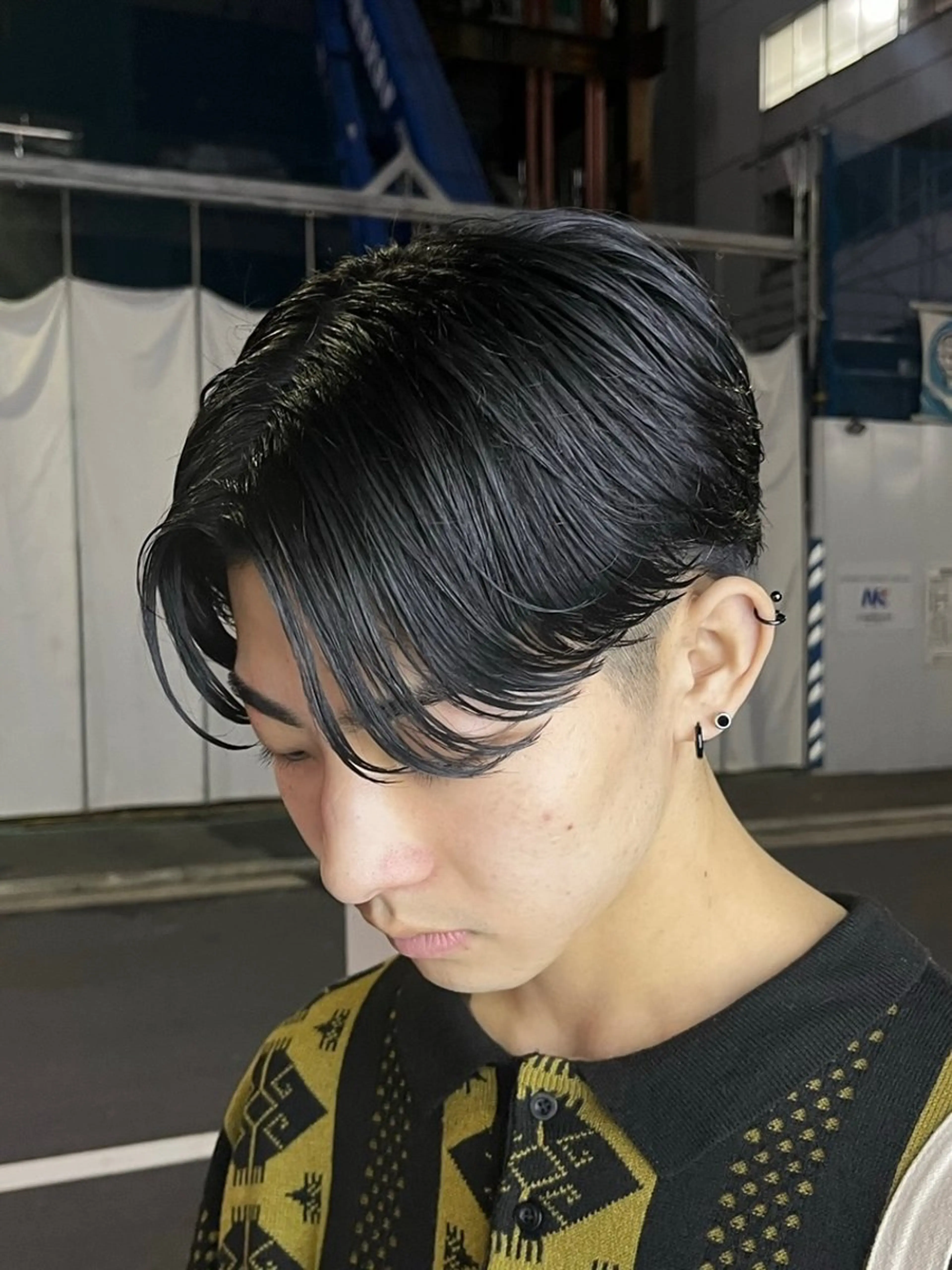 ショート カラー パーマ メンズ センターパート マッシュ メンズパーマ ツーブロック 刈り上げ センターパート マスターかずまのヘアスタイル