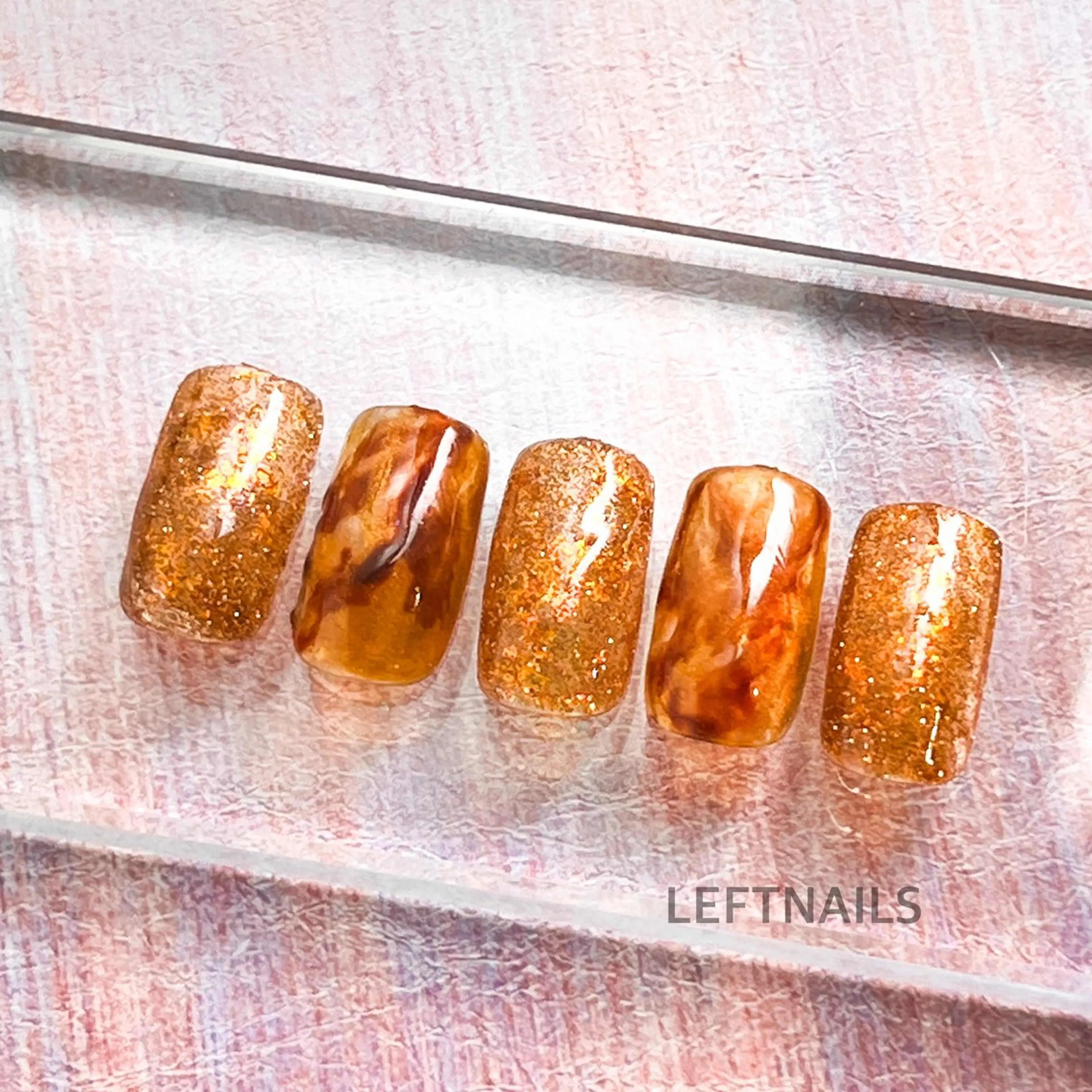 ネイル べっ甲ネイル LEFTNAILS フィルインニュアンスのネイルデザイン