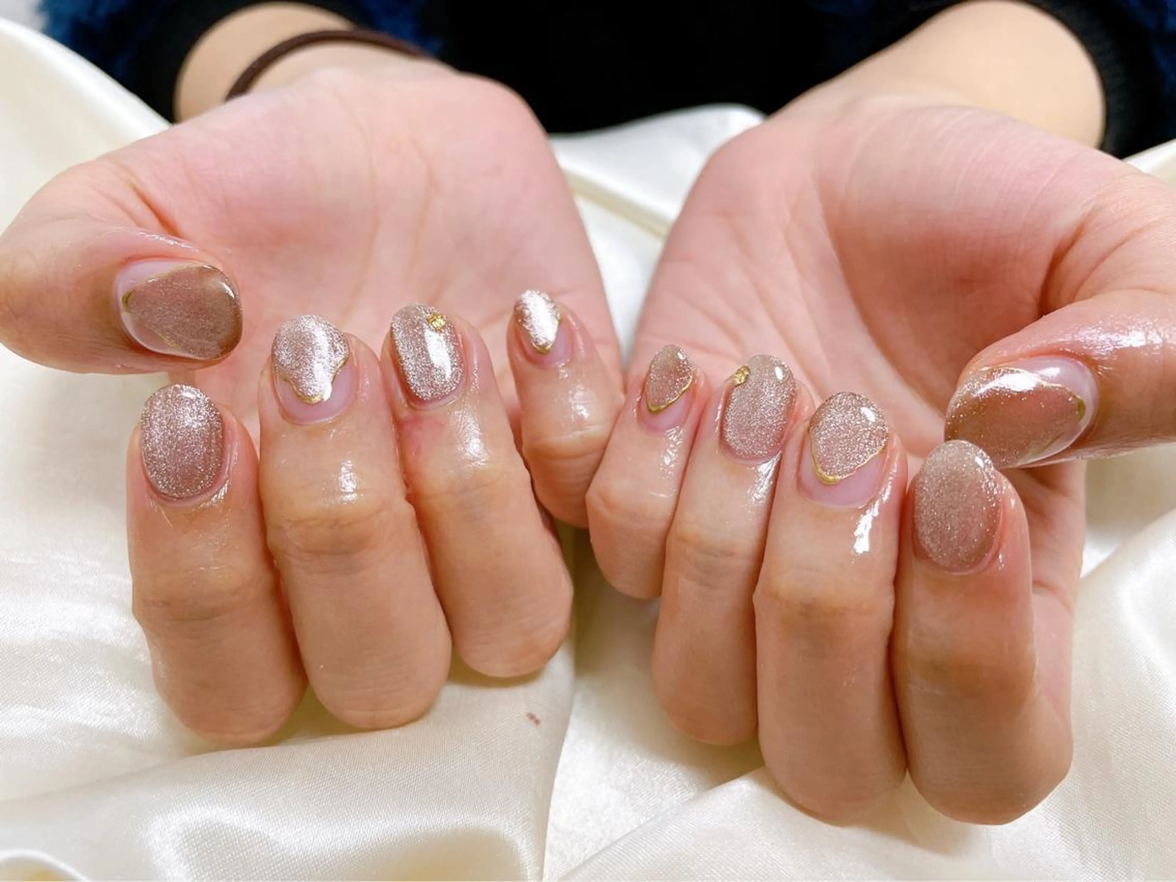 ネイル キラキラネイル マグネットネイル mogunail &blowのネイルデザイン