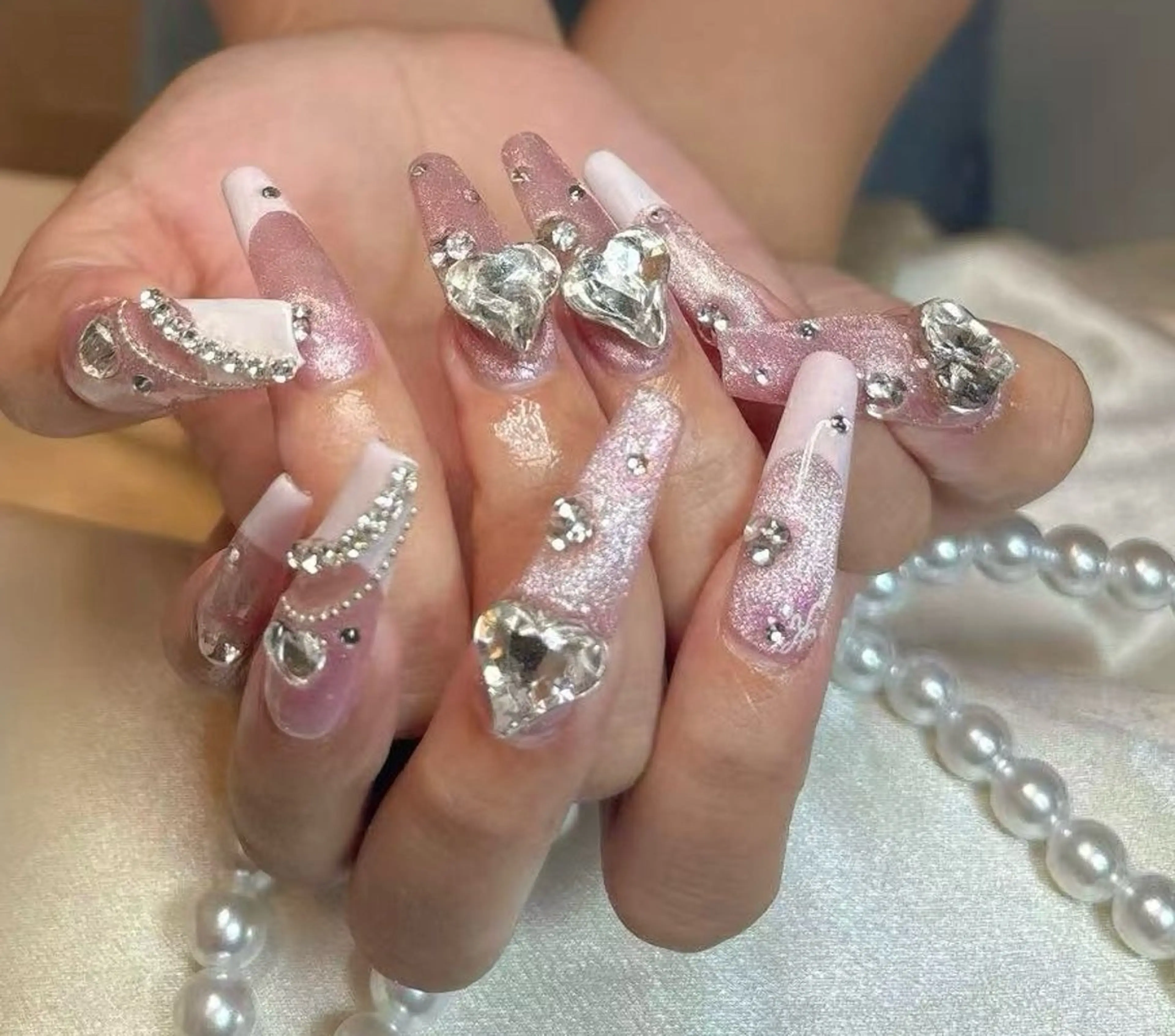 ネイル アートネイル フラワーネイル ゴージャス キラキラネイル マグネットネイル ハンドネイル リセス 高田馬場💎のネイルデザイン