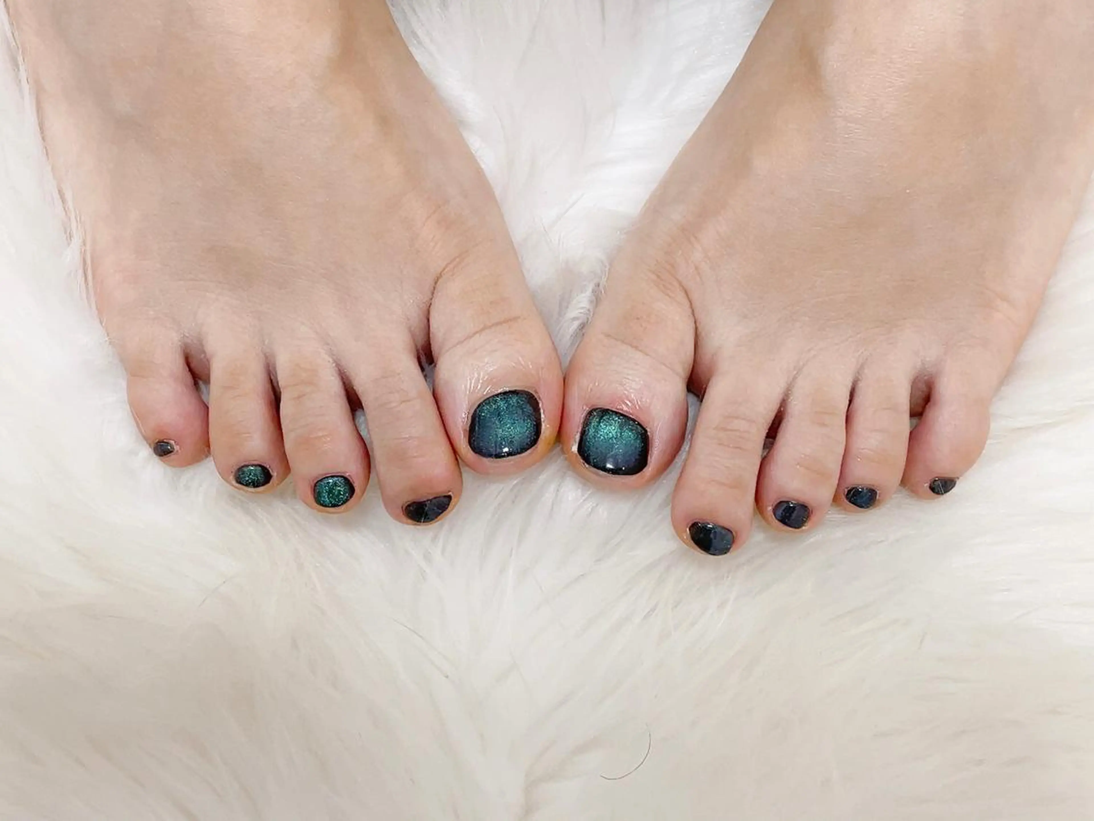 ネイル オーロラネイル フラワーネイル フットネイル フレンチネイル ジェルネイル フットネイル mogunail &blowのネイルデザイン