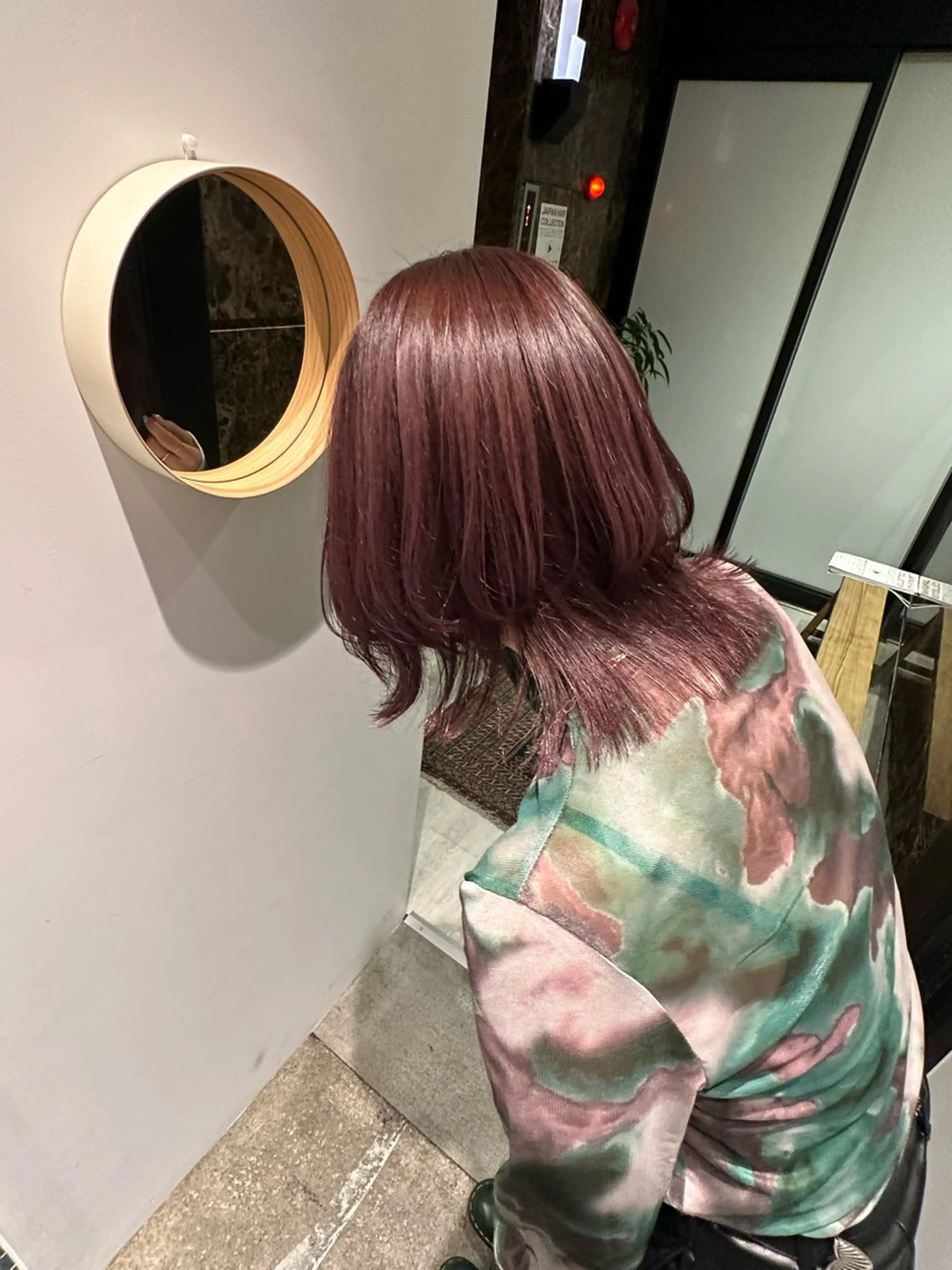 セミロング カラー ブリーチ ケアブリーチ ラベンダーカラー ラベンダーピンク ピンクカラー カット ヘアカラー トリートメント 小野江 祐李のヘアスタイル