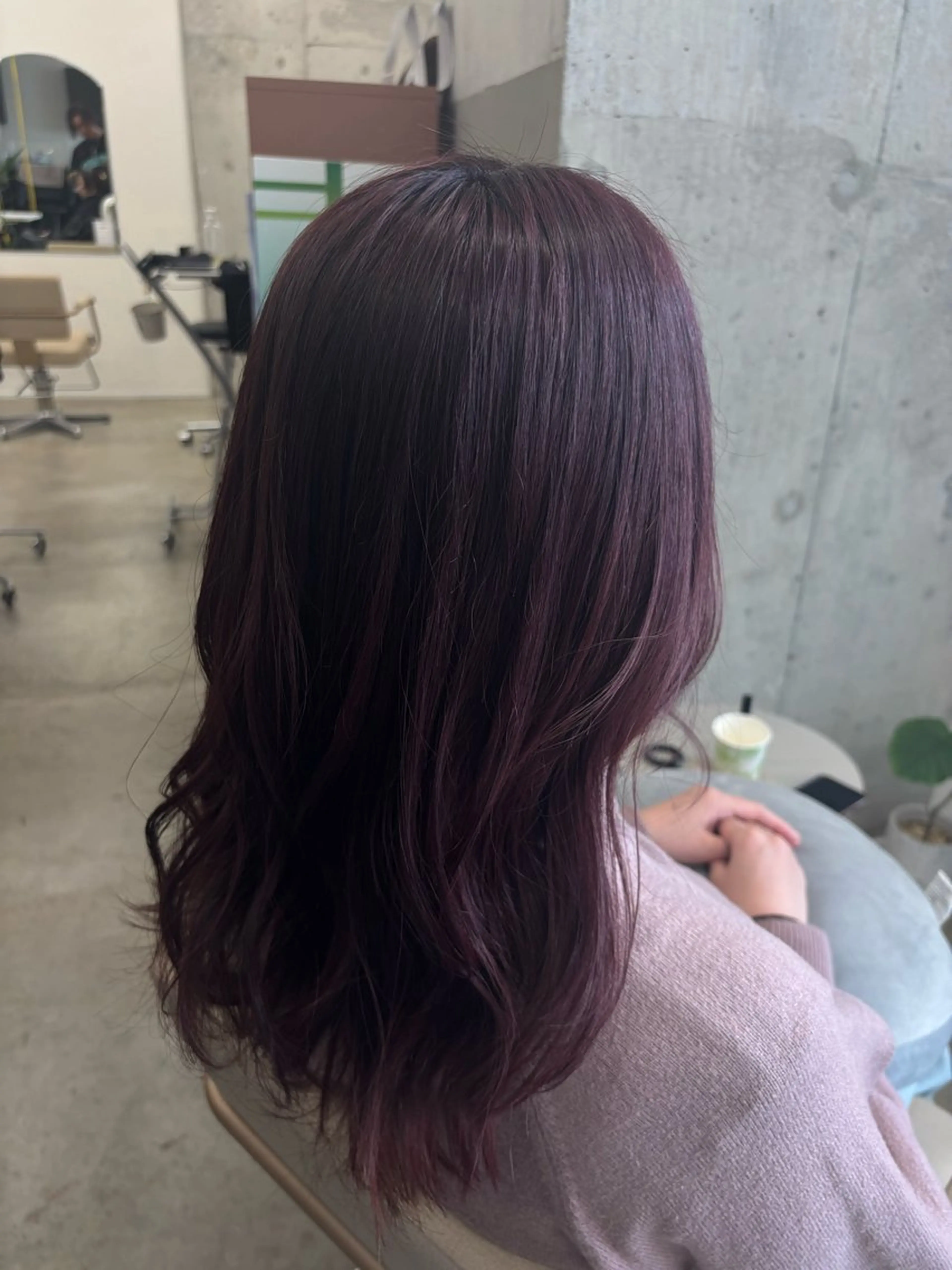 ロング カット ヘアカラー トリートメント ヘッドスパ 長岡 明音のヘアスタイル