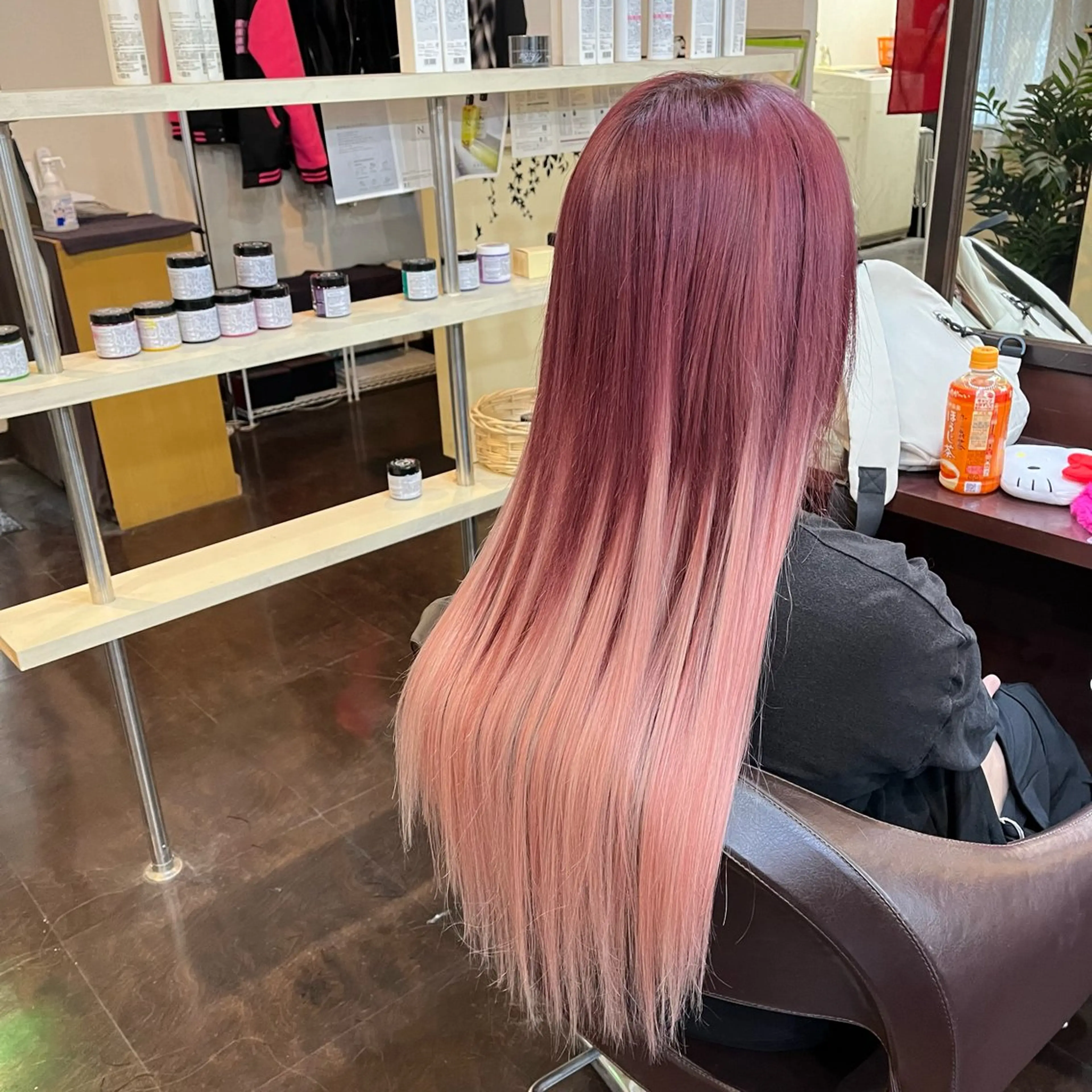 ロング カラー 編み込みエクステ ベージュカラー ブラウンカラー グラデーションカラー ピンクカラー ヘアカラー エクステ 編み込みエクステ/ ハイトーン りょすけのヘアスタイル