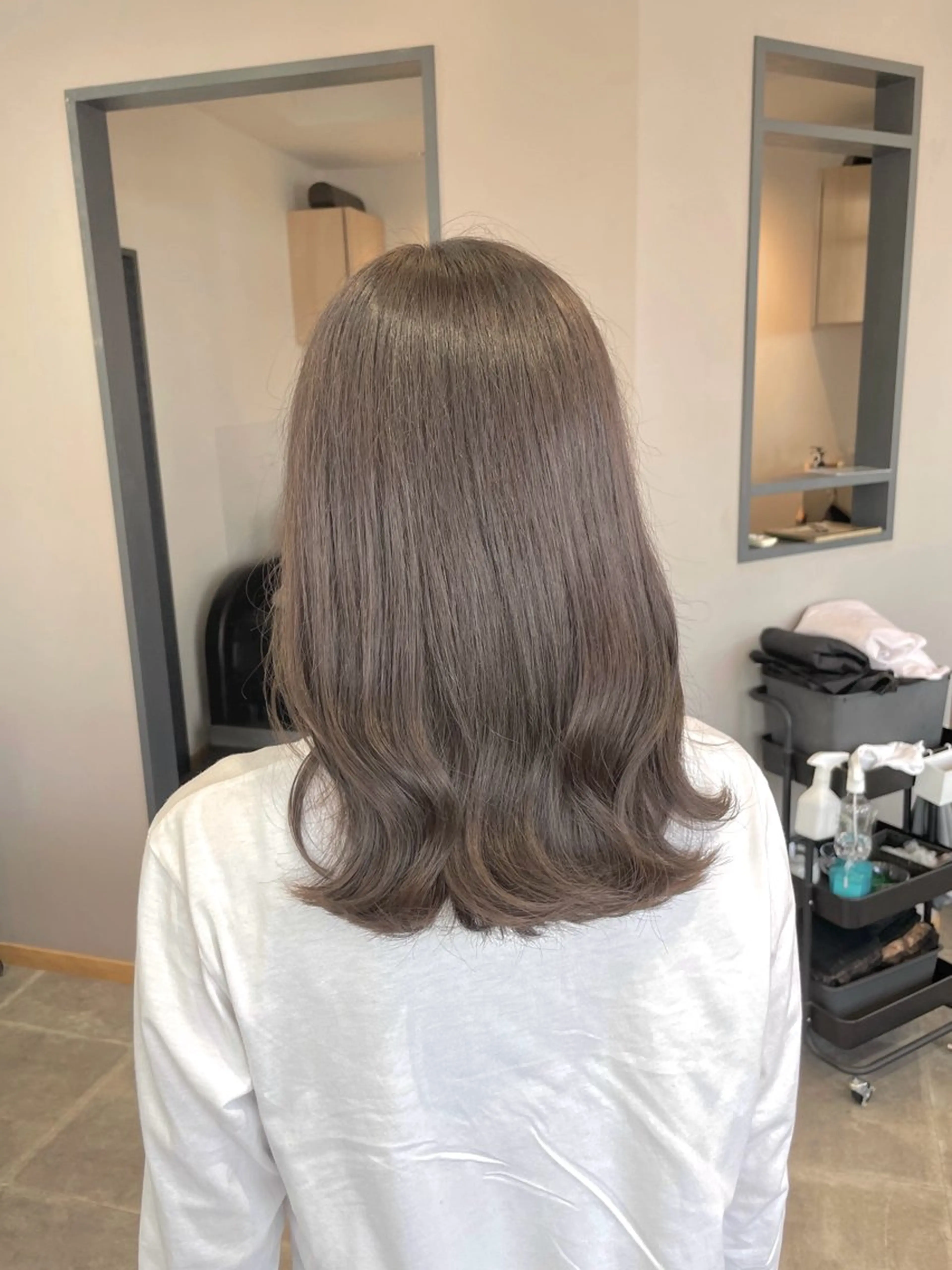 セミロング カラー カット ヘアカラー トリートメント 西村 れいのヘアスタイル