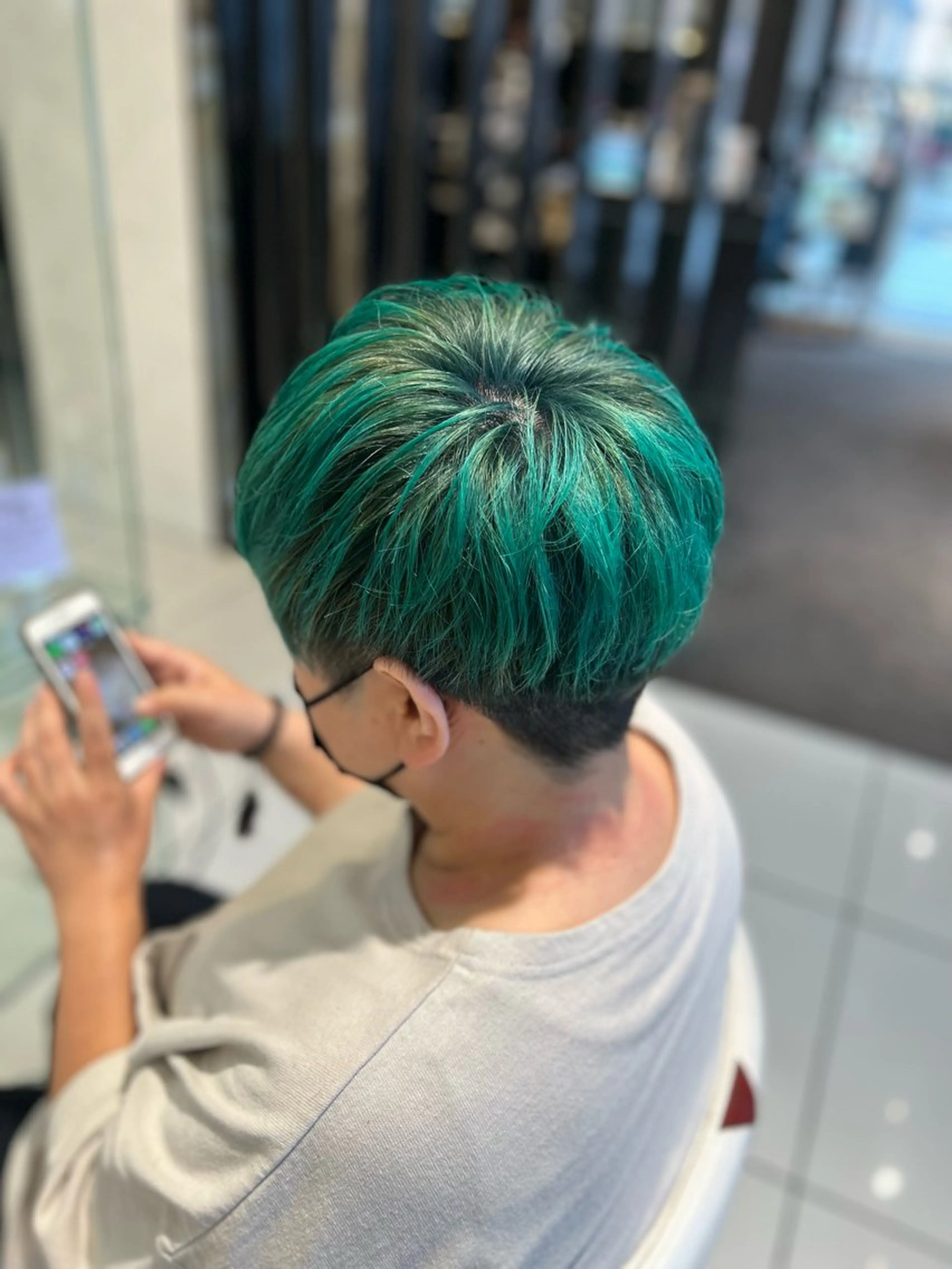 ショート カラー ブリーチ カット ヘアカラー トリートメント 小沼 正悟のヘアスタイル