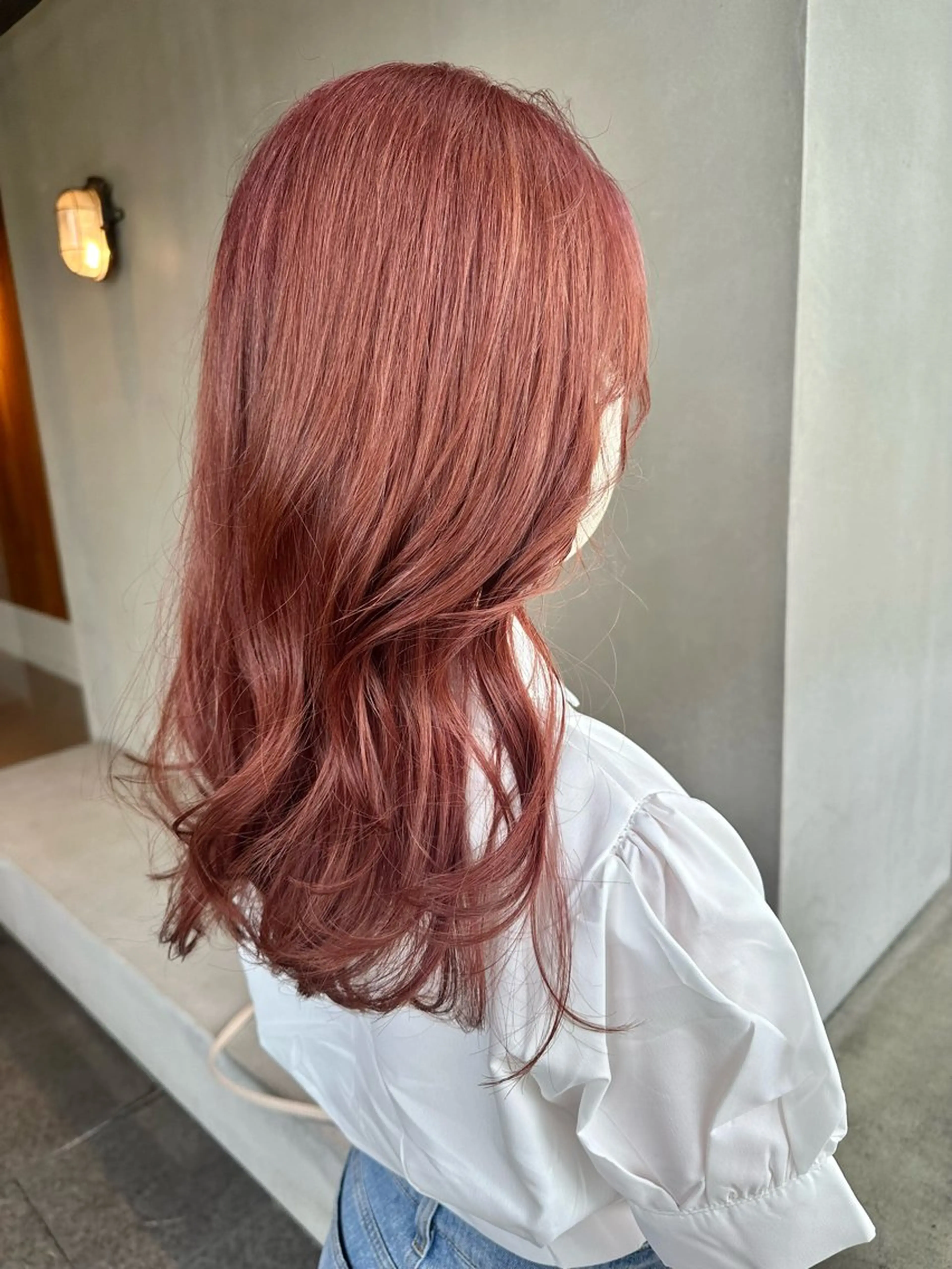 セミロング カラー レッドカラー カット ヘアカラー ピンクカラー/ mana🎀のヘアスタイル