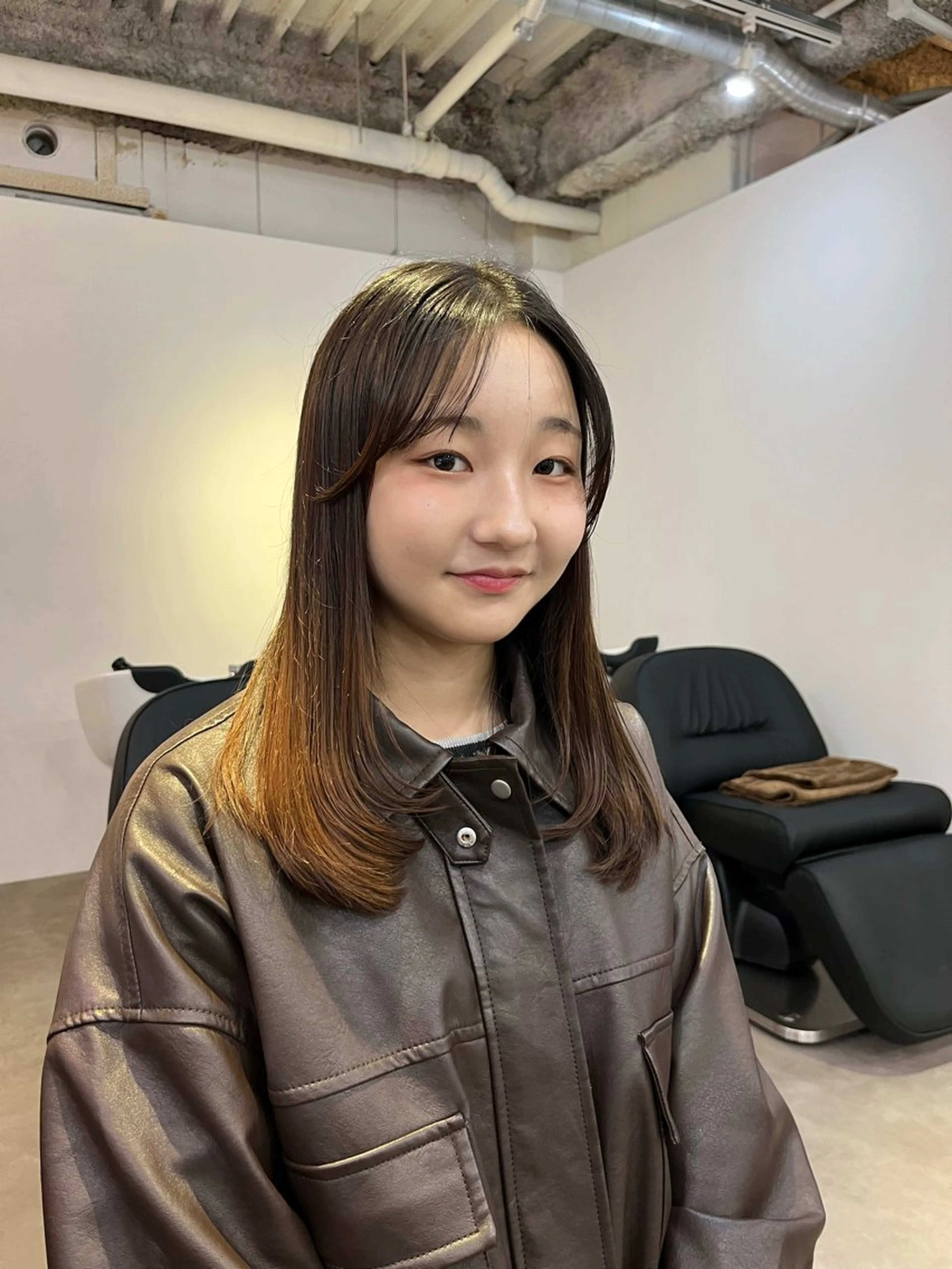 ミディアム カット Sanaダブルカラー ✨️パルコ徒歩1分のヘアスタイル