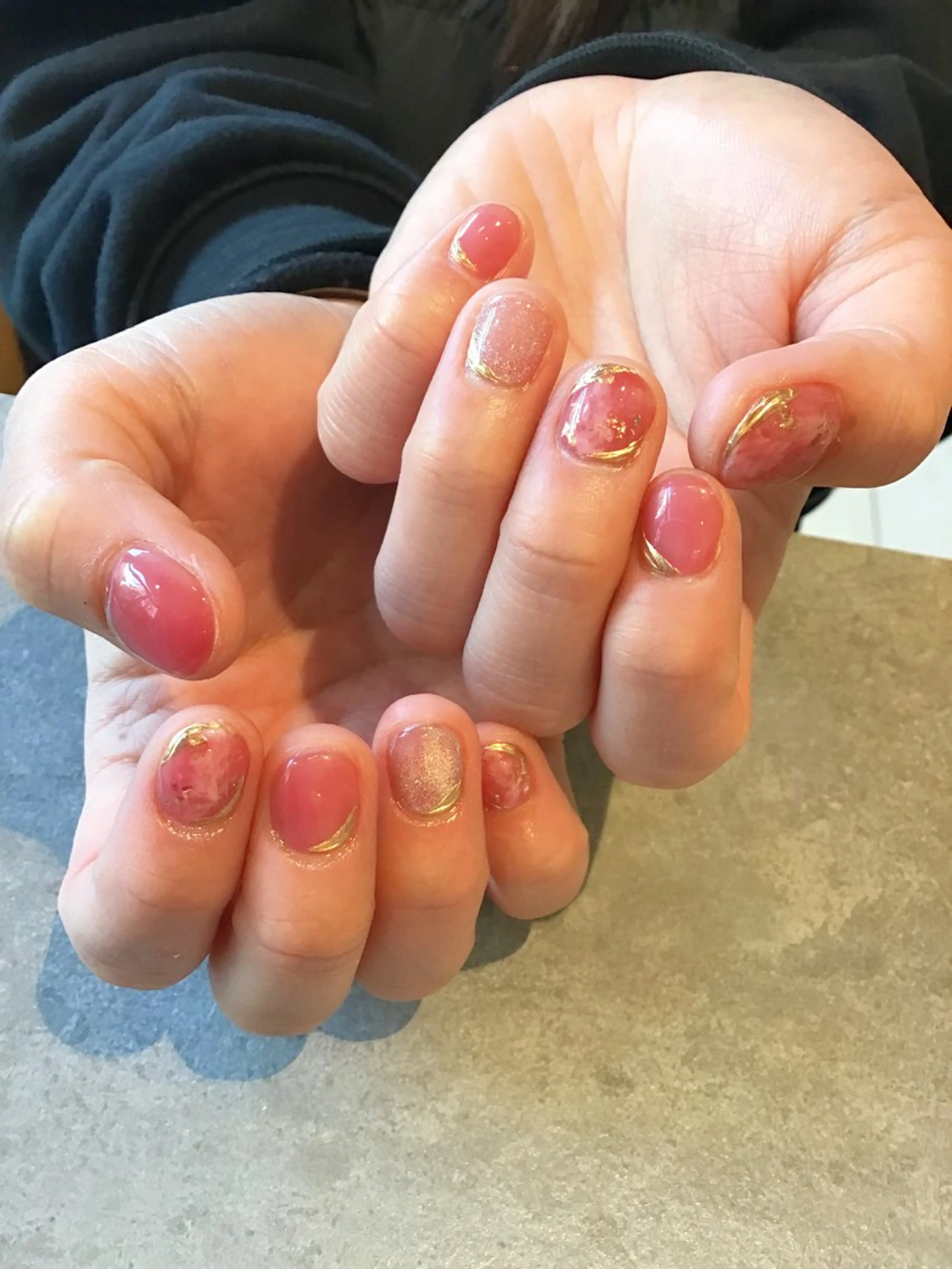 ネイル ニュアンスネイル Nest 岩崎のネイルデザイン