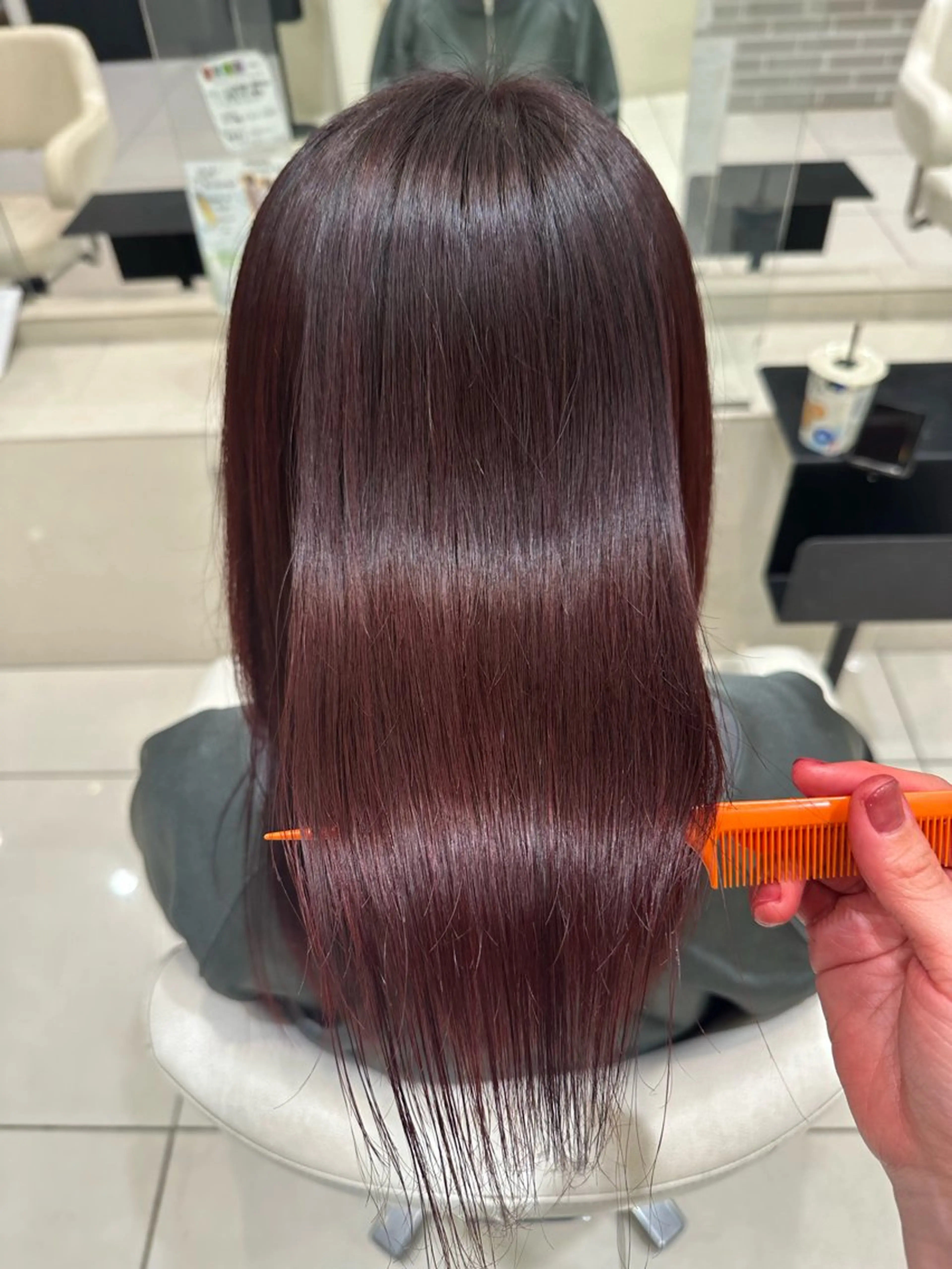 カラー レッドカラー 艶髪/ブリーチなし Wカラー🌺yuiのヘアスタイル