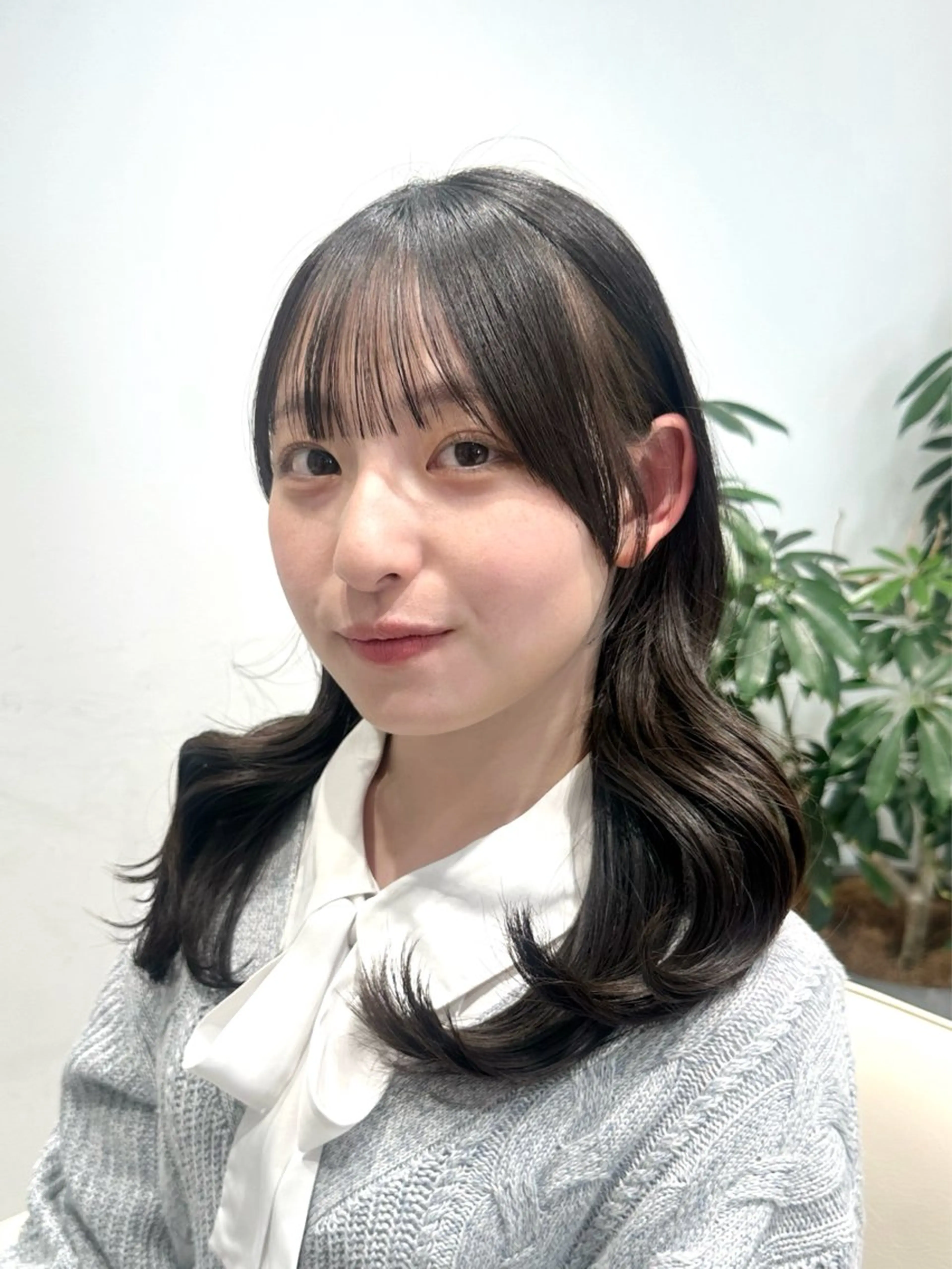 セミロング カット ヘアカラー トリートメント ヘッドスパ ヘアセット 小顔カット/縮毛矯正 吉田ひろのじょうのヘアスタイル