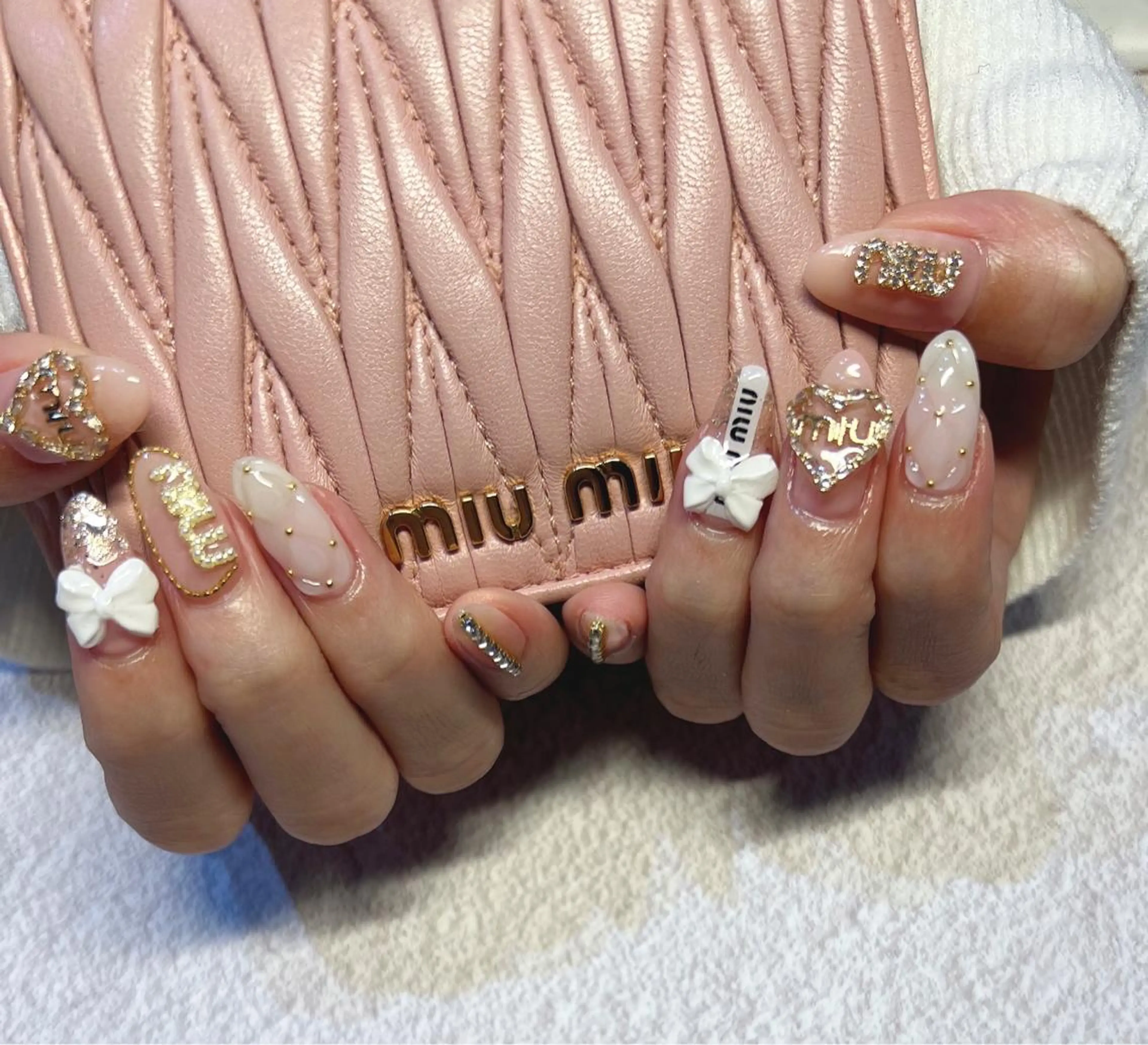 ネイル フレンチネイル ジェルネイル 韓国ネイル 持ち込み パラジェル ハンドネイル ハンドケア ちゅるんネイル🪄 耳ツボジュエリー🔗のネイルデザイン