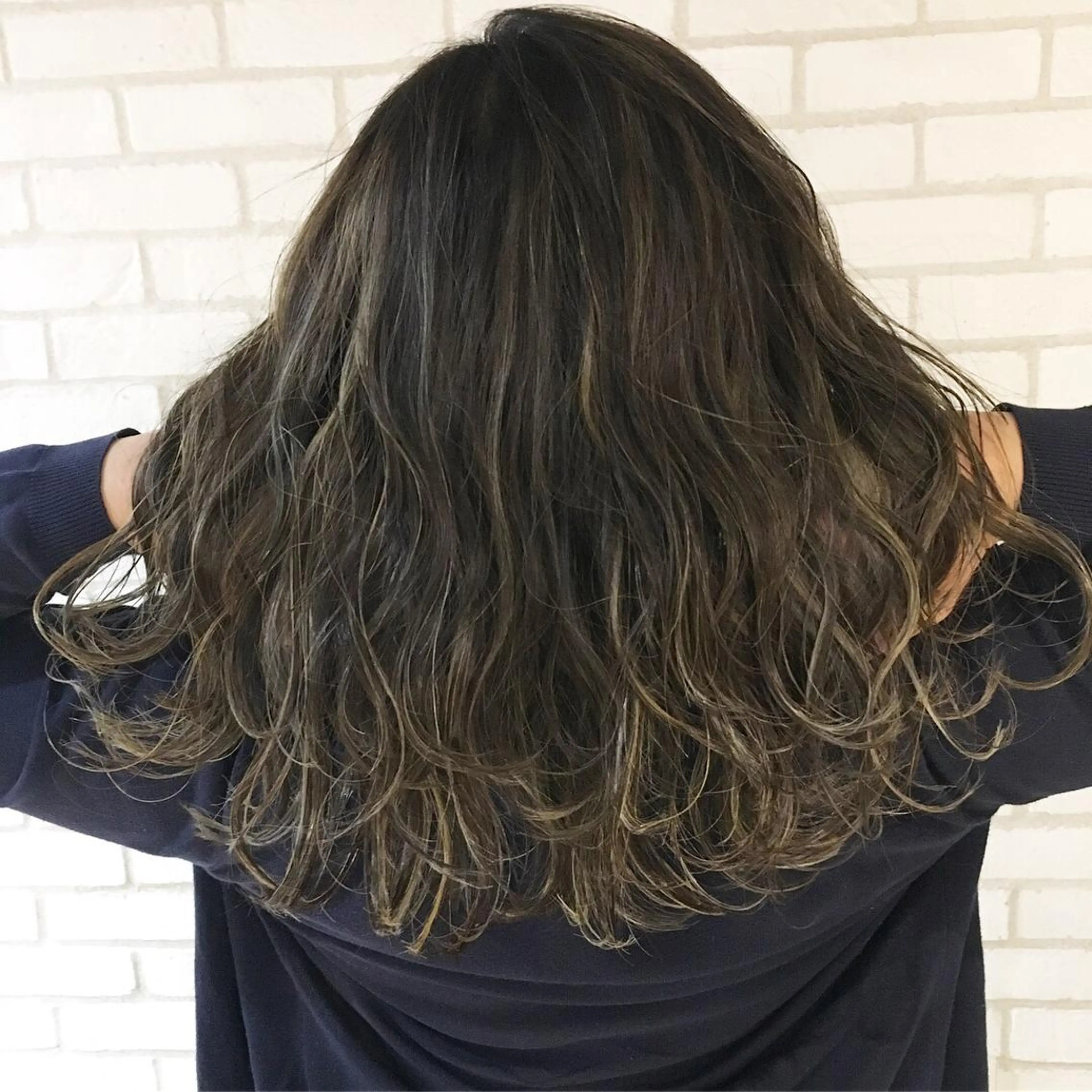 ミディアム カラー アディクシーカラー ブリーチ ケアブリーチ ハイライトカラー 3Dハイライト 佐藤 高徳のヘアスタイル