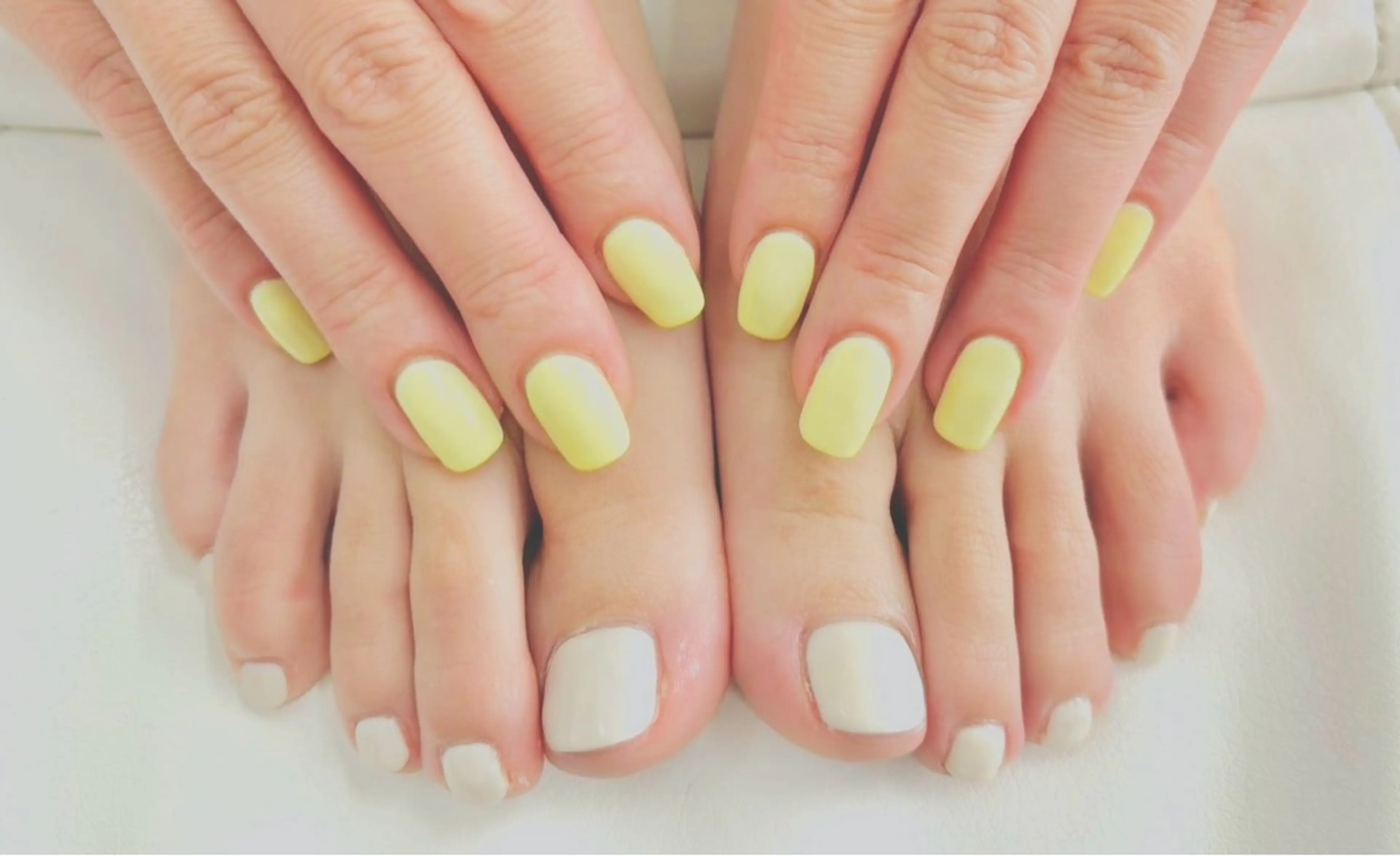 ネイル フットネイル ワンカラーネイル Genesis Plus大津京店のマツエク・マツパデザイン