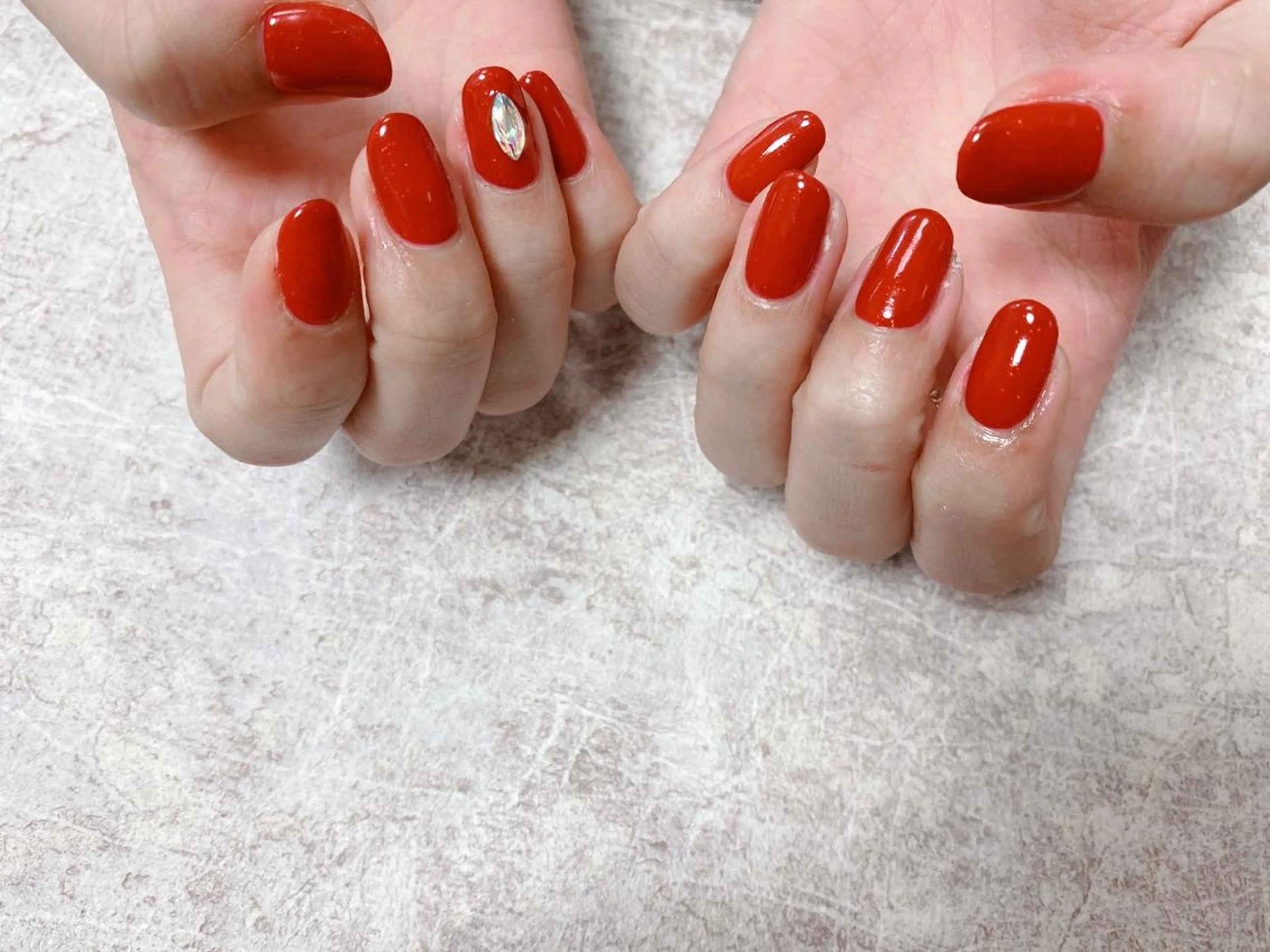 ネイル ラメ(グリッター) 赤色 ハンドネイル mogunail &blowのネイルデザイン