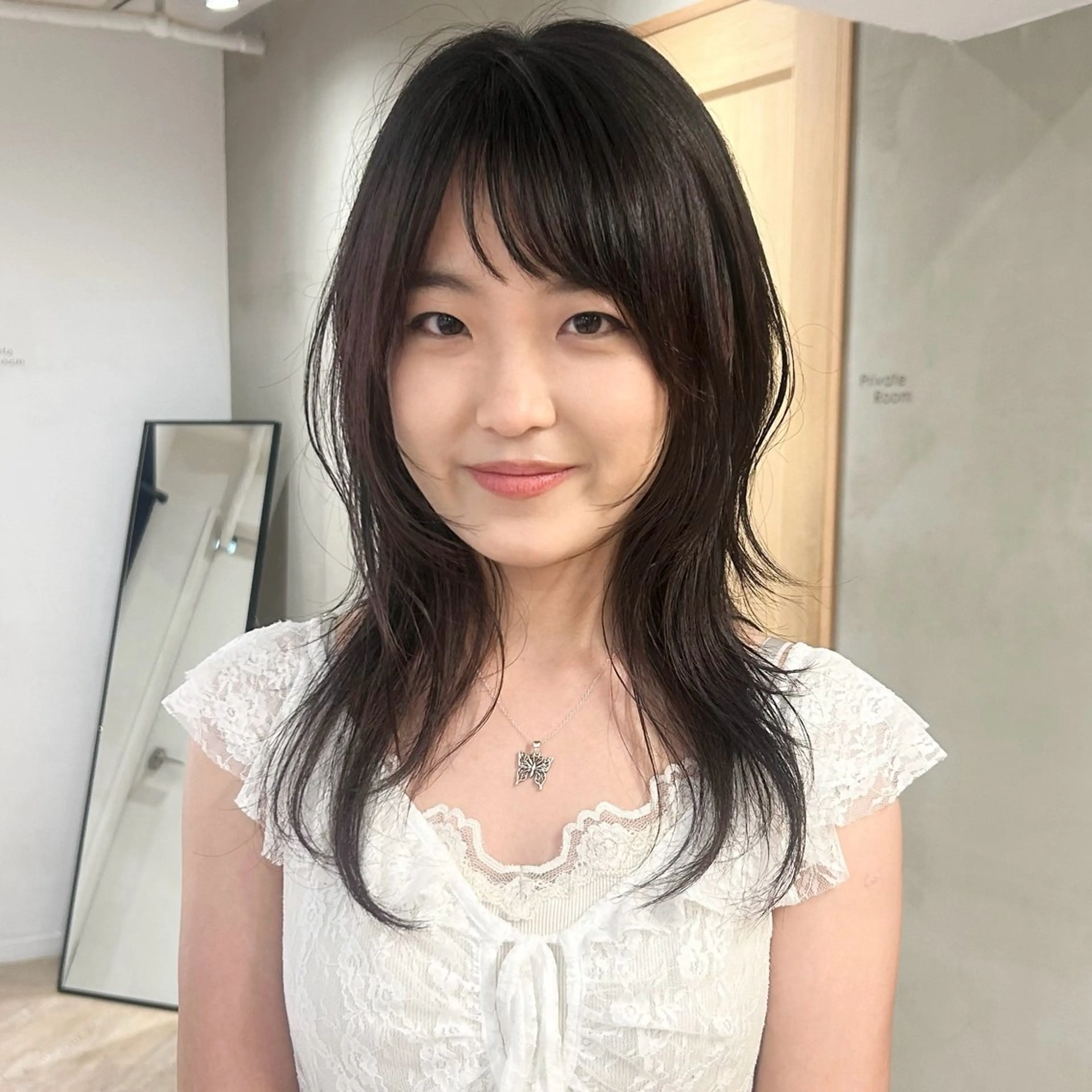 ロング カラー グレージュ ラベンダーカラー ラベンダーグレージュ ラベンダーグレー 顔まわりレイヤー カット ヘアカラー トリートメント レイヤーカット/栄/ 顔周り/キトウモエノのヘアスタイル