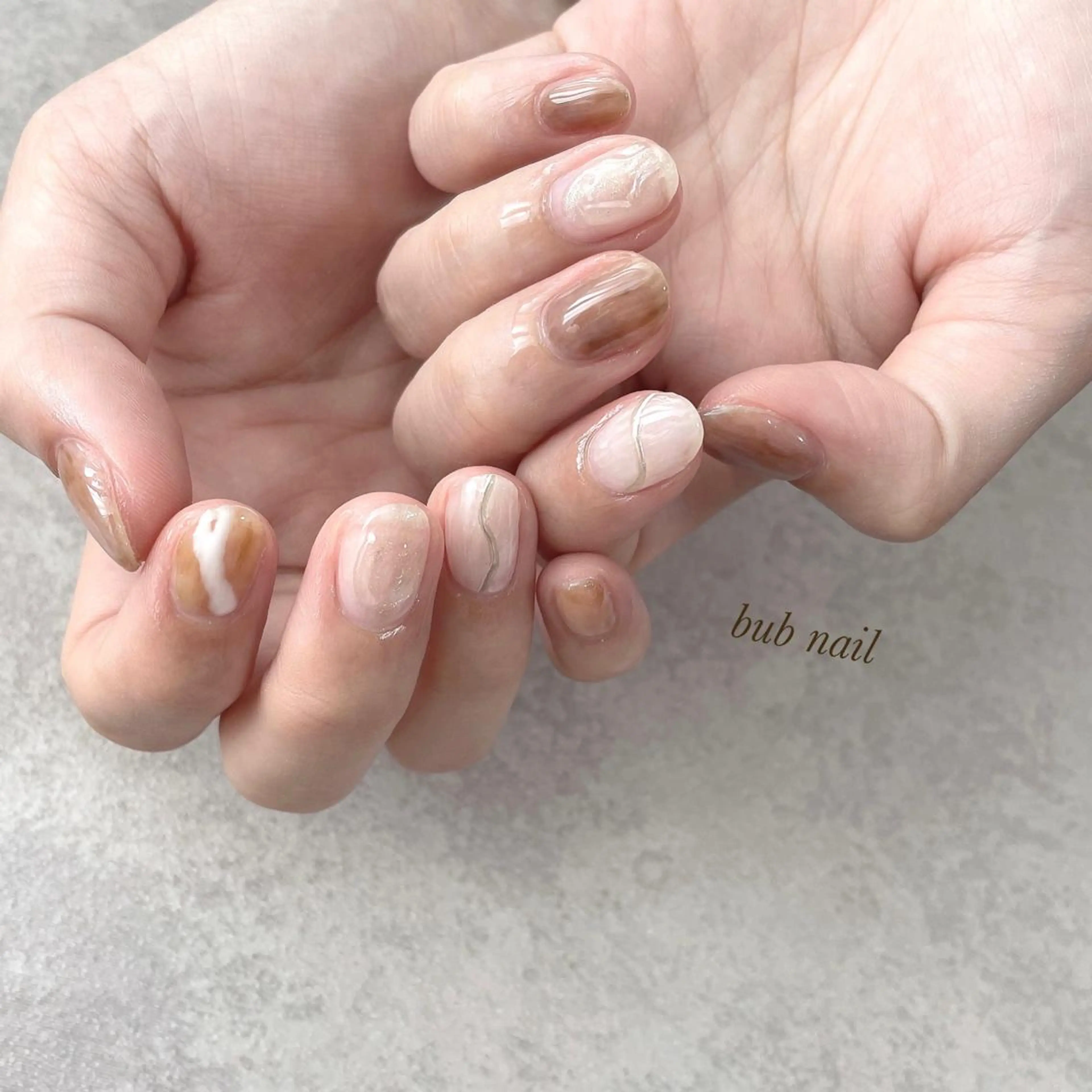ネイル ブラウン ミラーネイル 持ち込み ニュアンスネイル 夏ネイル 植草 志帆のネイルデザイン