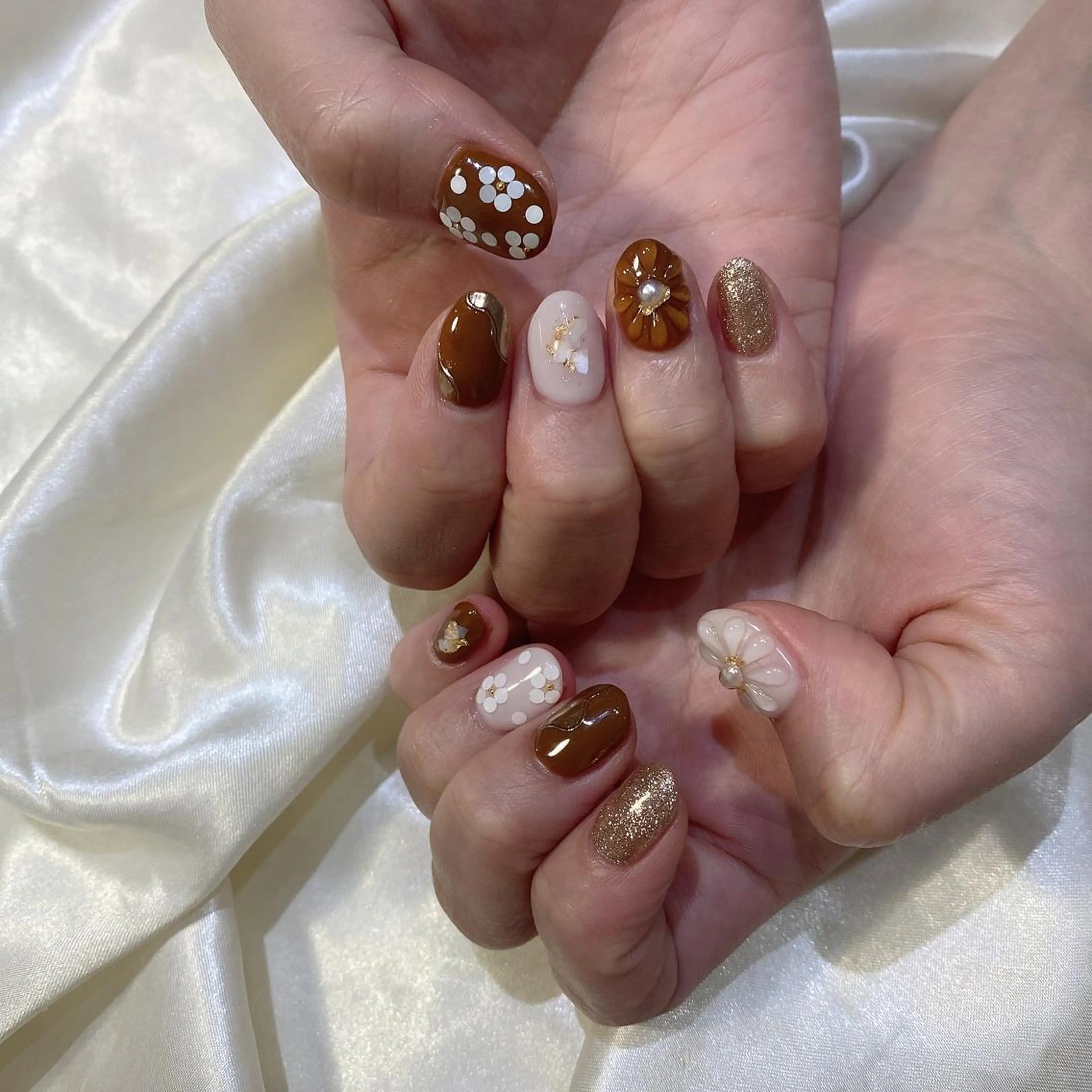 ネイル ハンドネイル 西岡 杏のネイルデザイン