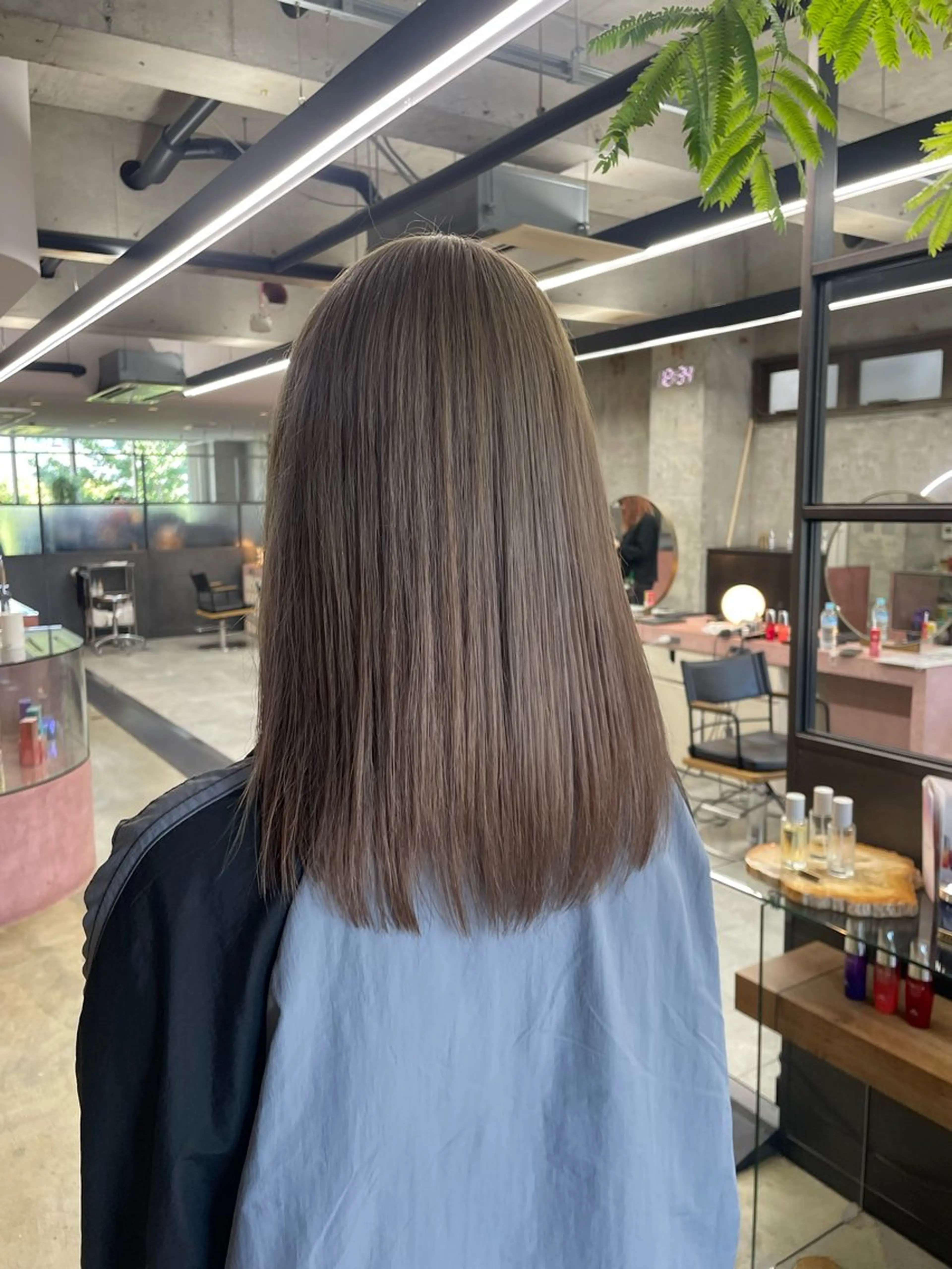 ロング カット ヘアカラー 鈴木瑛里／ブロンド ベージュ／男女のヘアスタイル