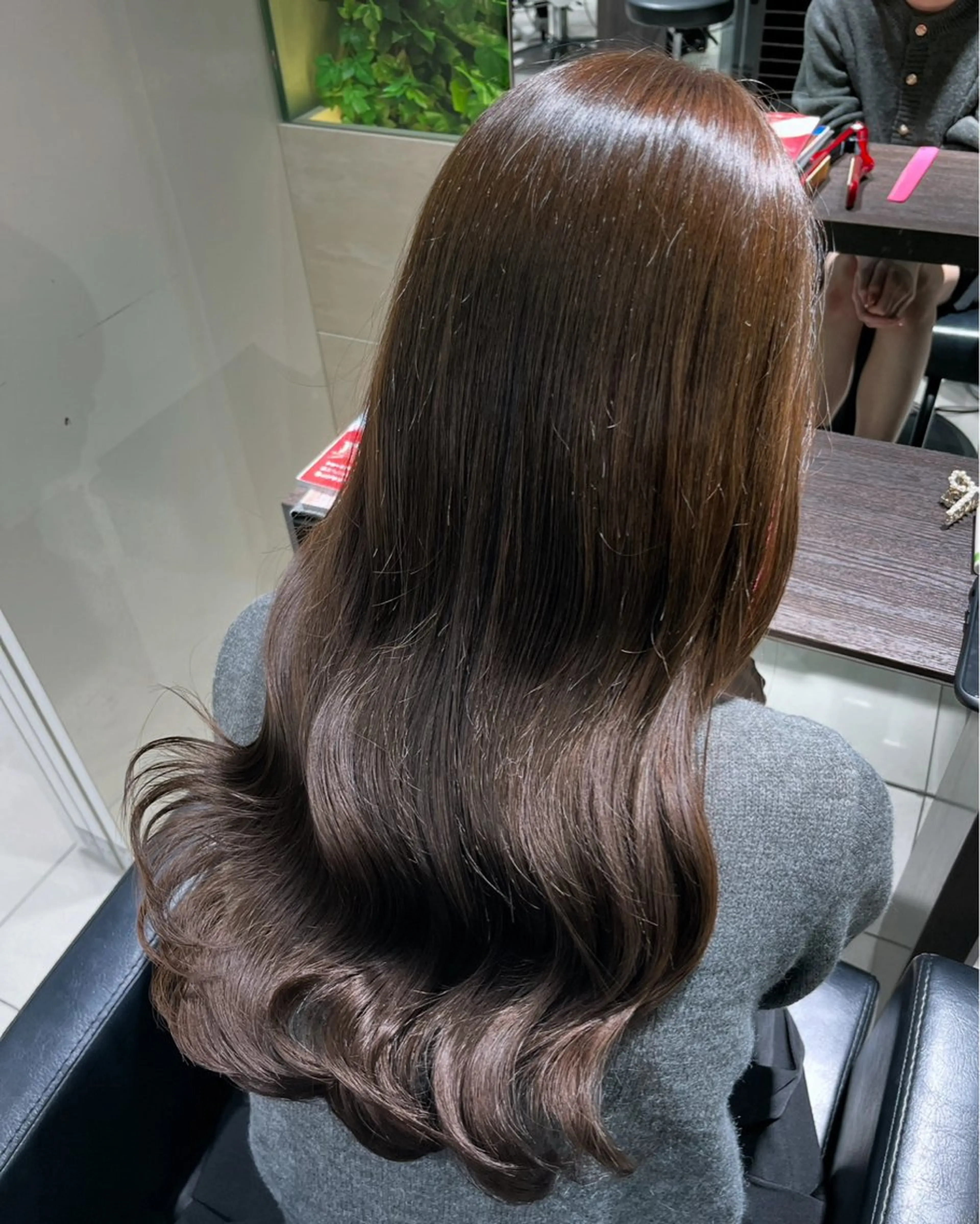 ロング ヘアカラー トリートメント 巻ける🫧縮毛矯正 💞はな🎀のヘアスタイル