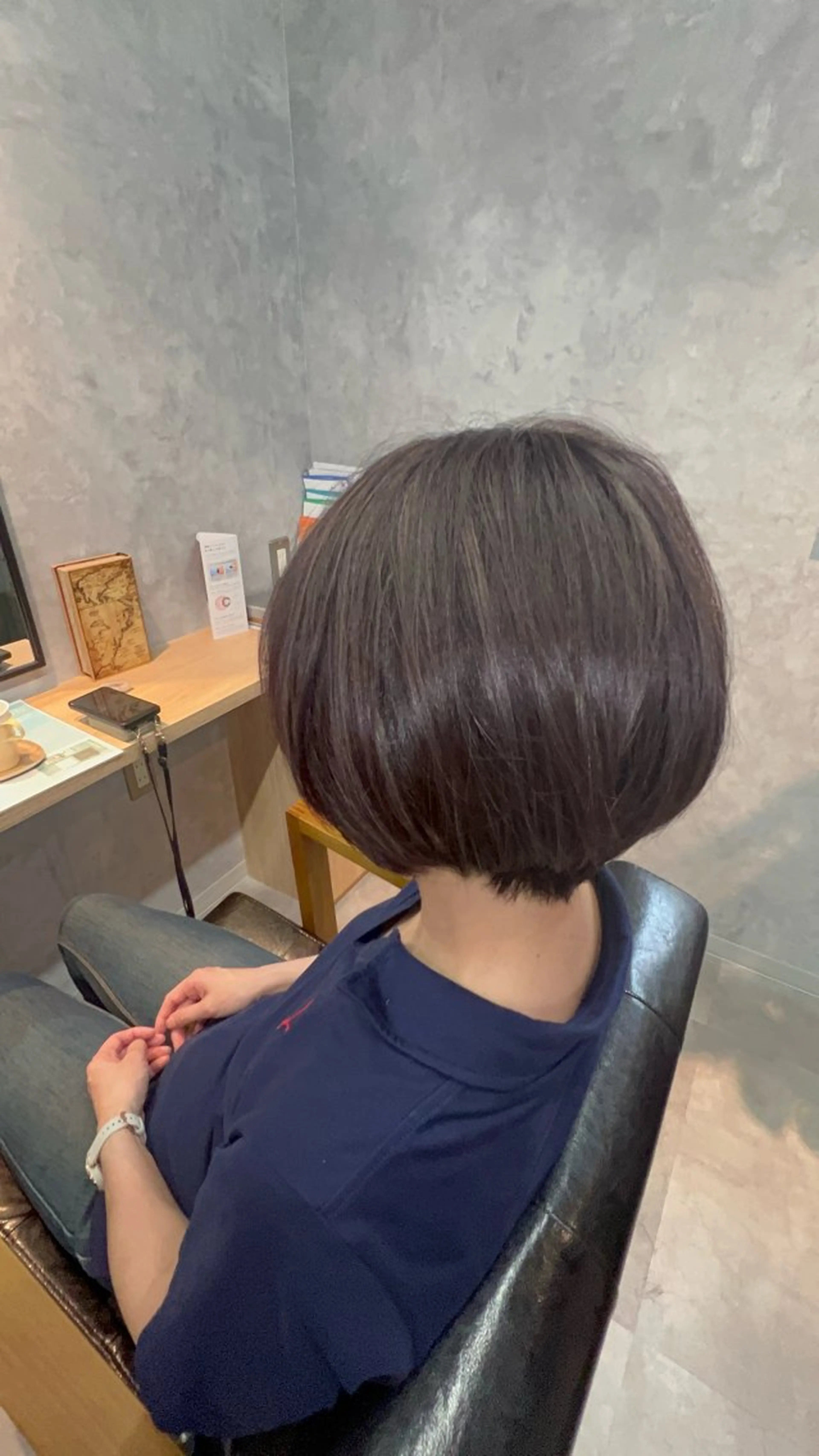 ミディアム ヘアカラー motoトップカラー リスト/ブリーチカラのヘアスタイル