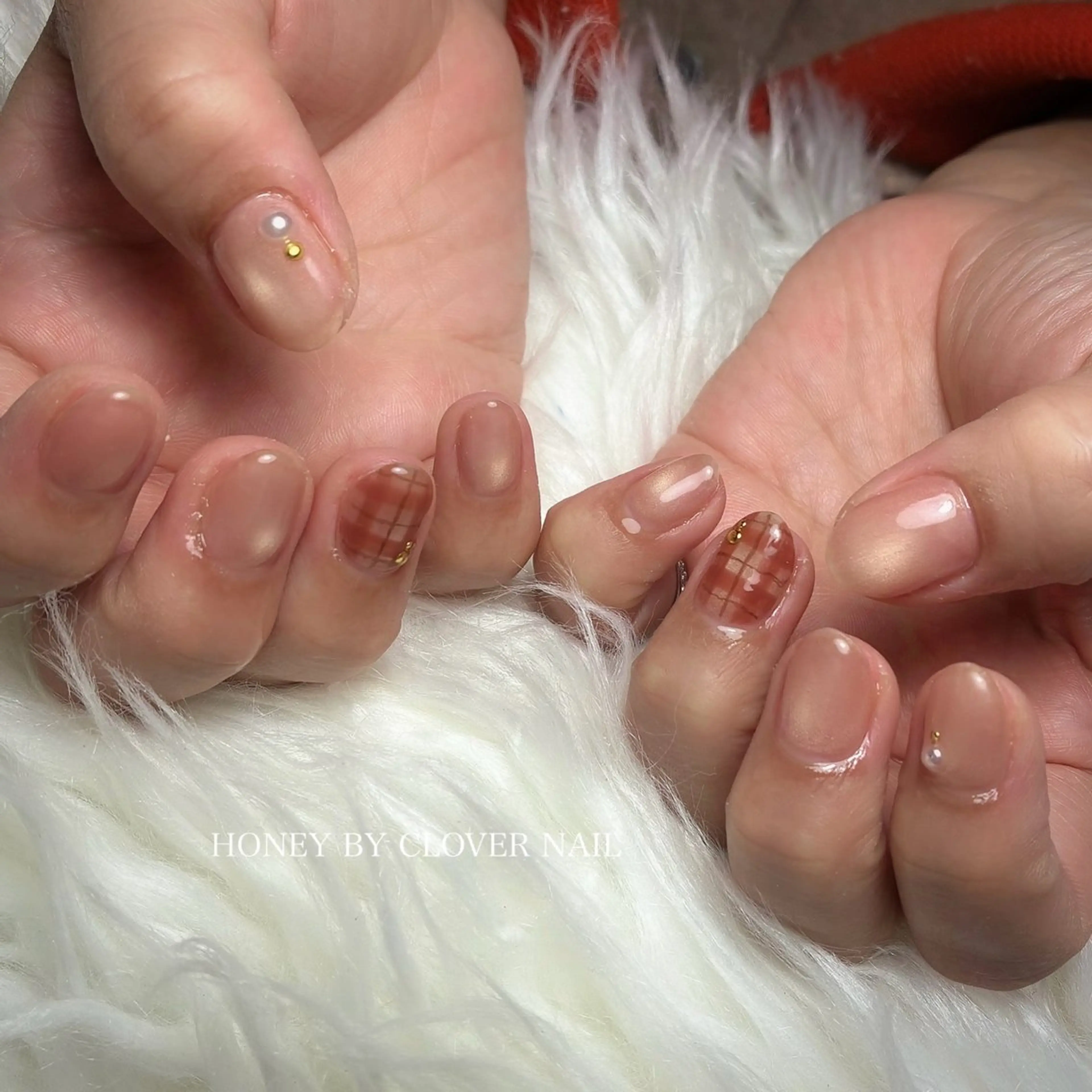 ネイル ハンドネイル フットネイル HONEY BY CLOVERNAILのネイルデザイン