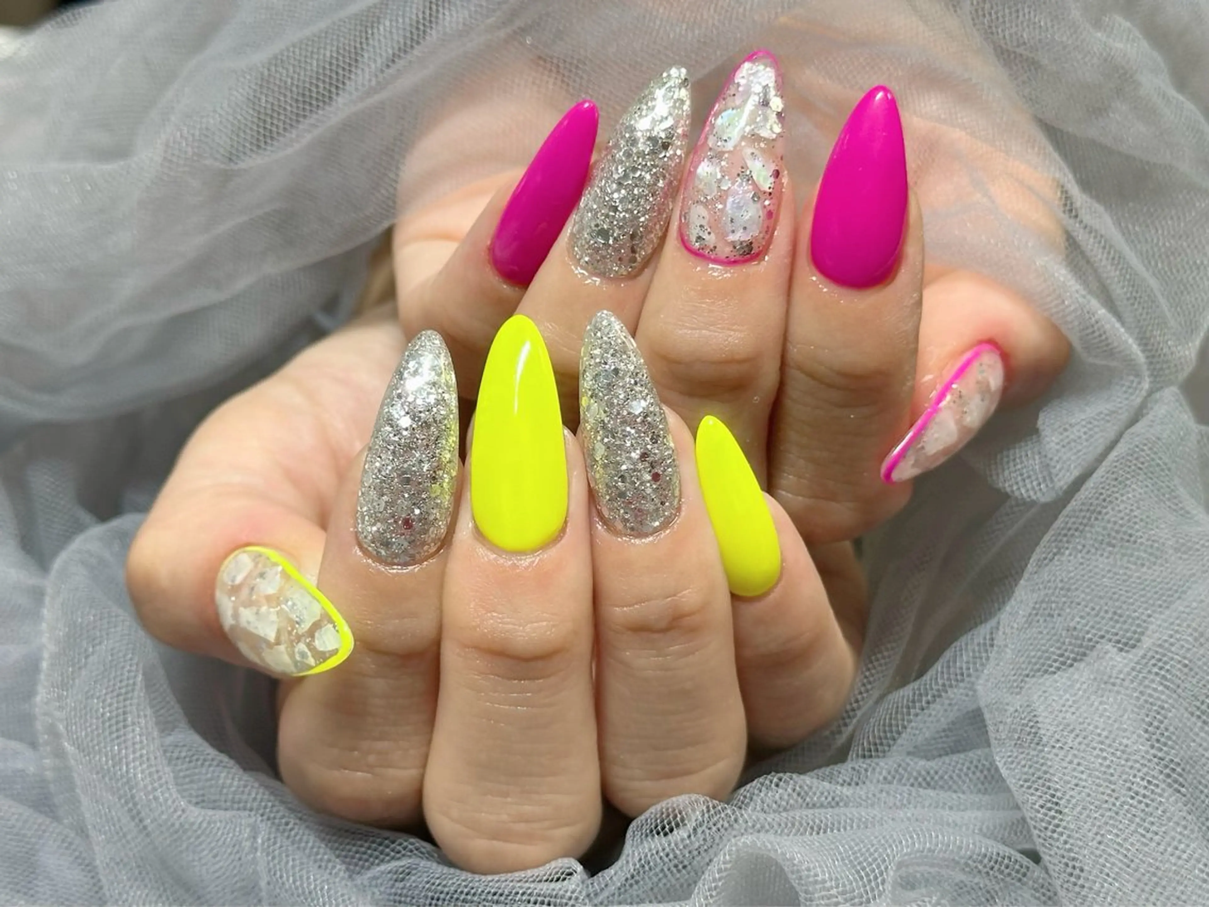 ネイル ピンク 黄色 ハンドネイル Nail Salon KURELLYのネイルデザイン