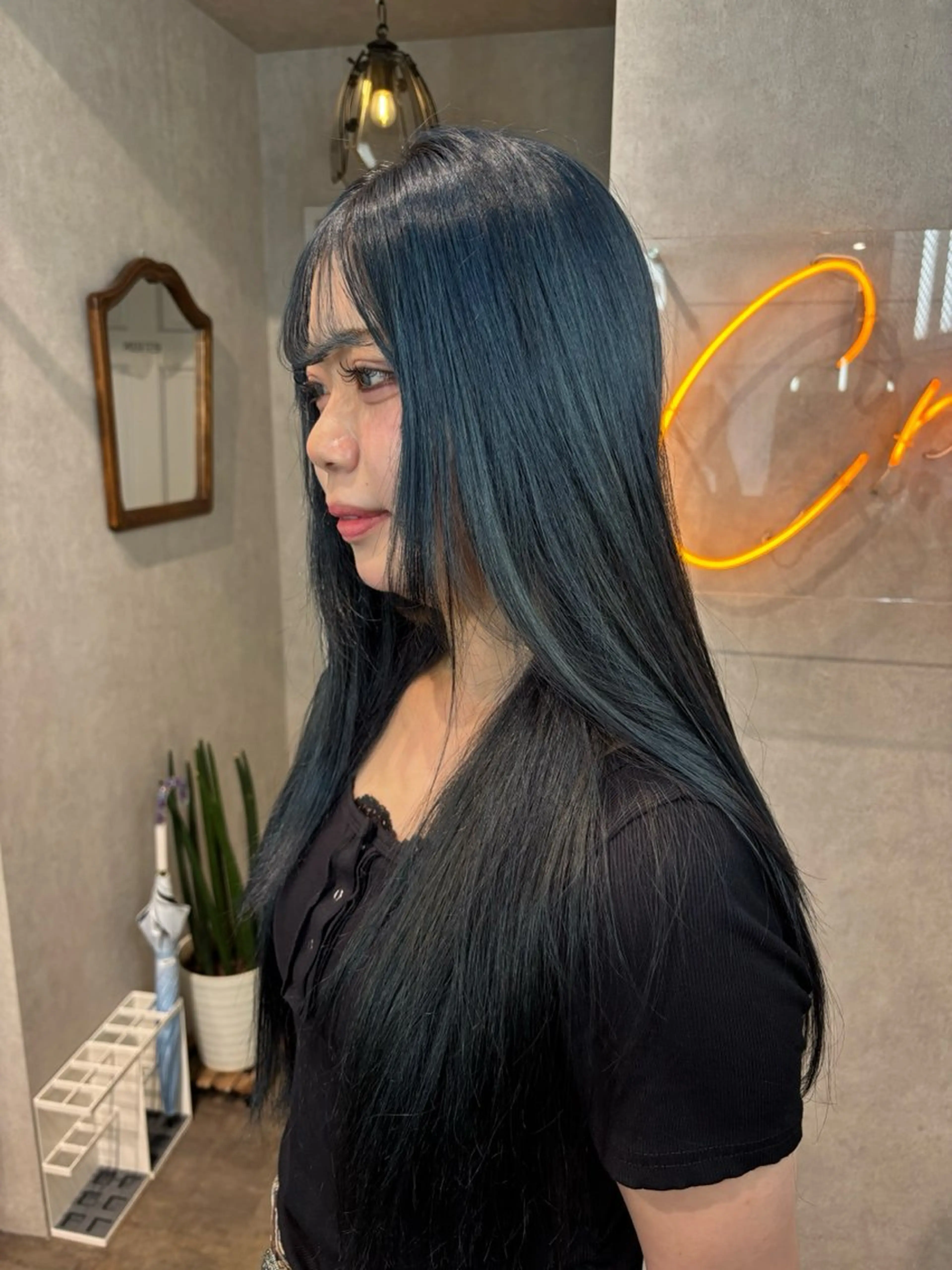 ロング カラー ヘアアレンジ 切りっぱなしボブ ブリーチ ダブルカラー イヤリングカラー ハイライトカラー iona/ハイトーン /ネイルのネイルデザイン