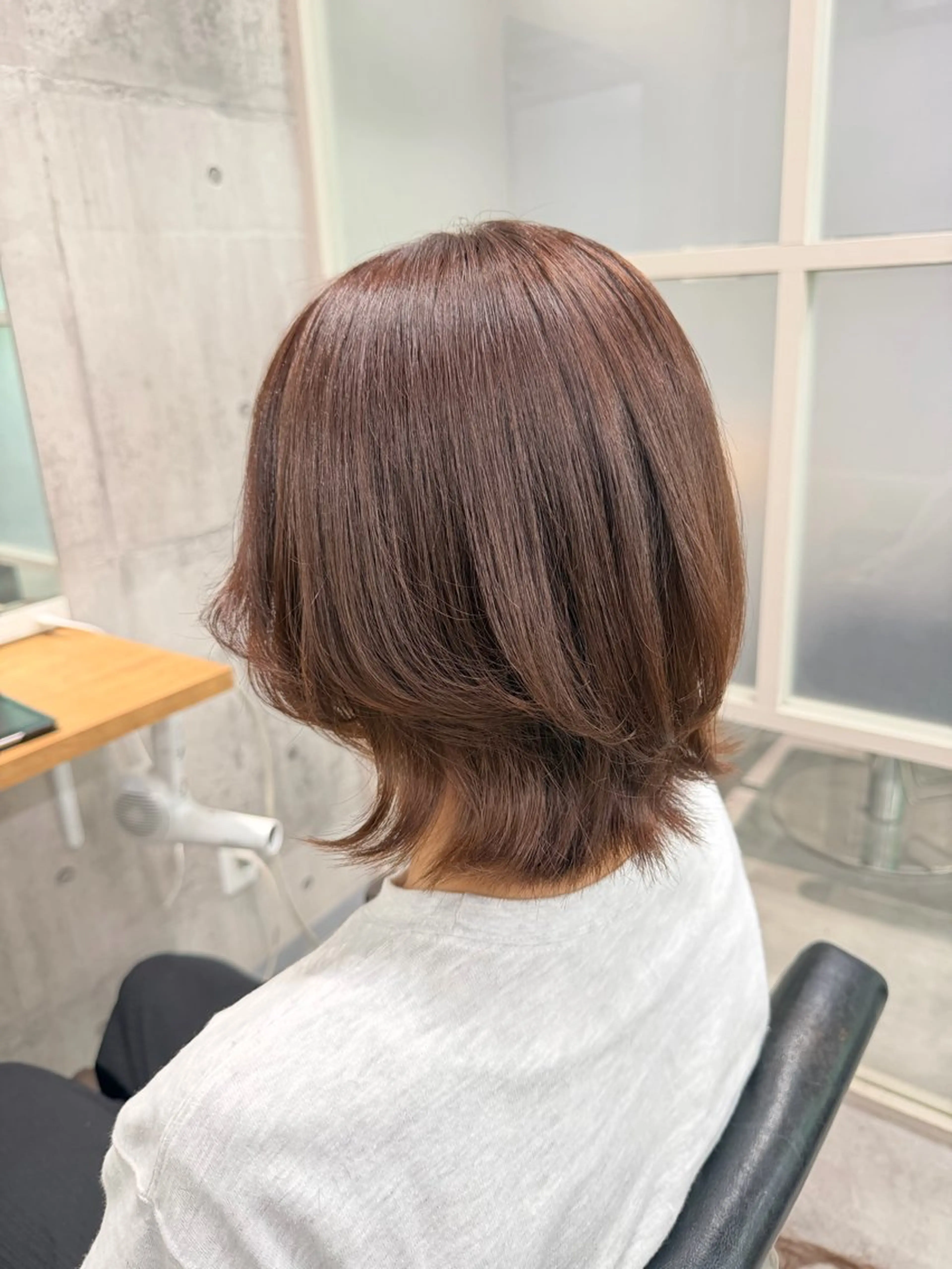 ミディアム カット ヘアカラー トリートメント newi赤羽 HINATAのヘアスタイル