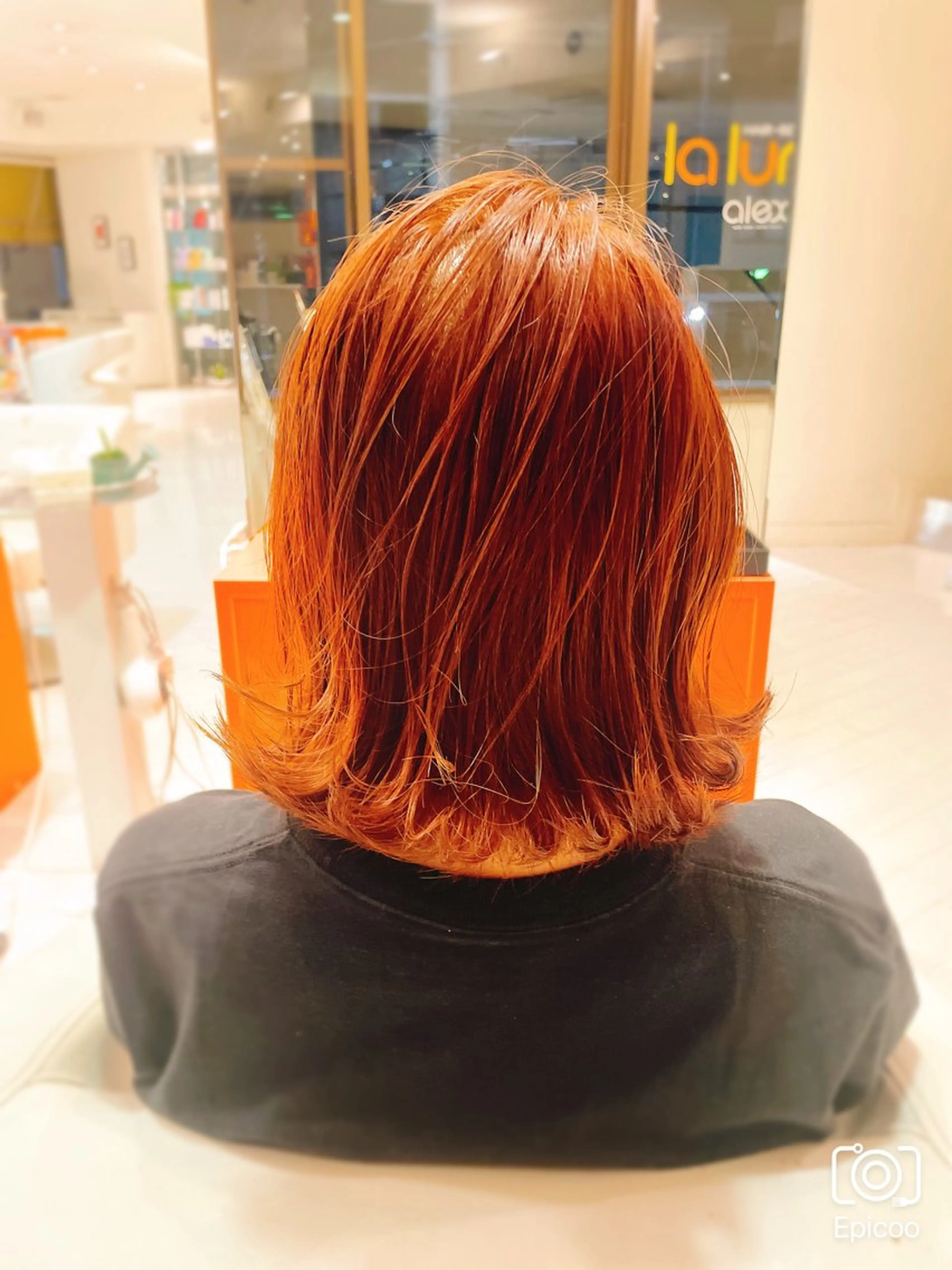 カラー ハイトーンカラー オレンジ 前さこ 結衣のヘアスタイル