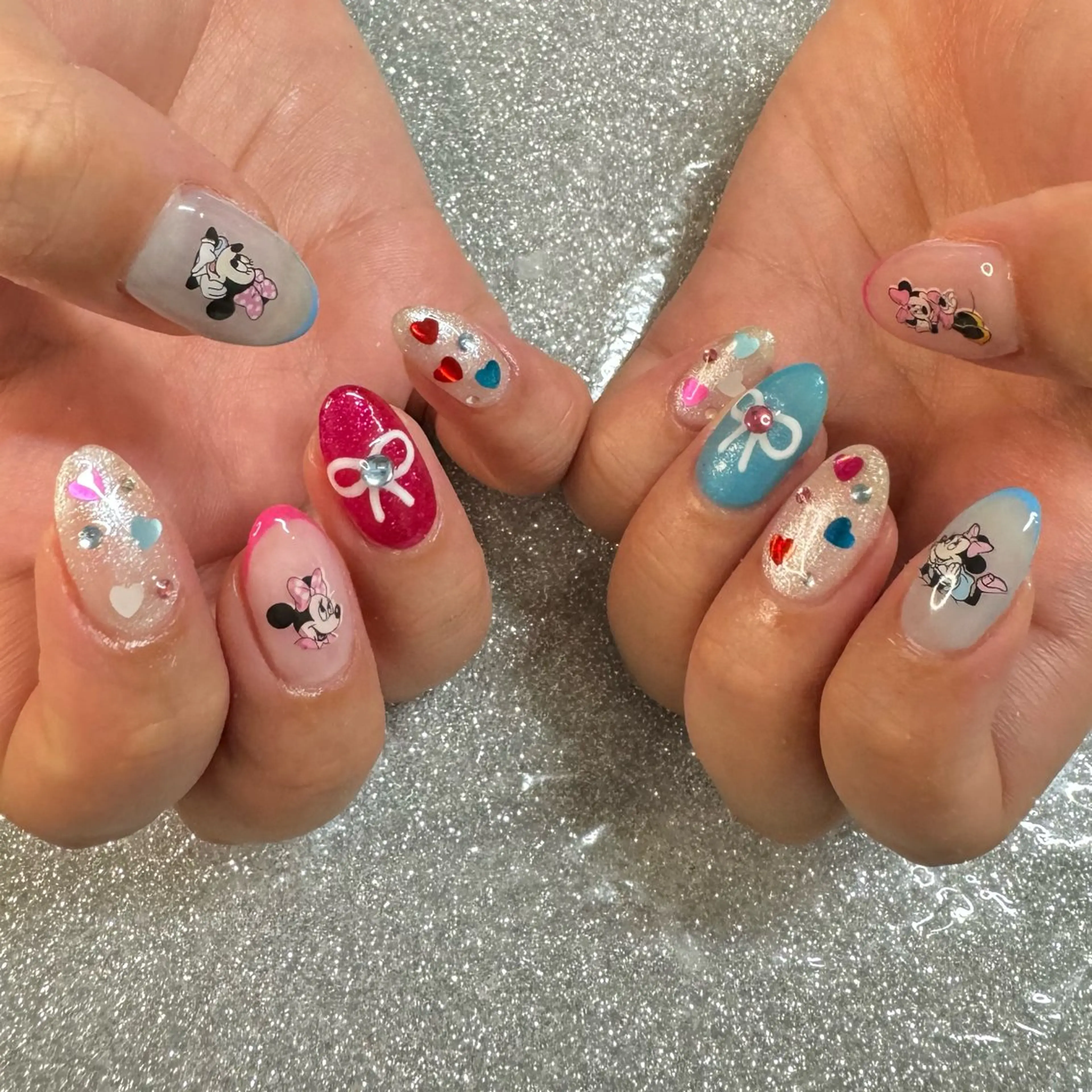 ネイル ハンドネイル VIERU 🌈🎀💖のネイルデザイン