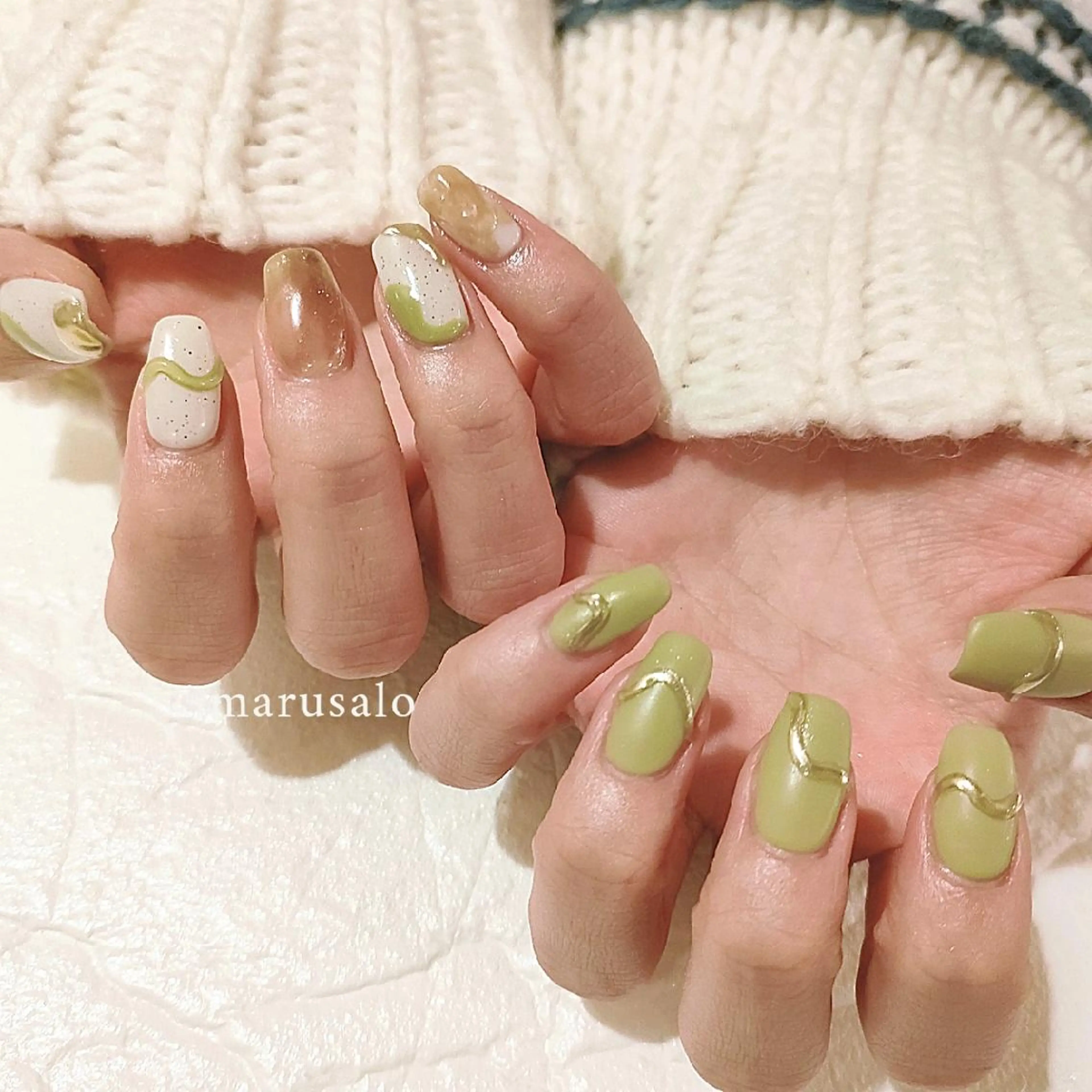 ネイル ミラーネイル ニュアンスネイル ピスタチオネイル 春ネイル ハンドネイル marusalo nailのネイルデザイン