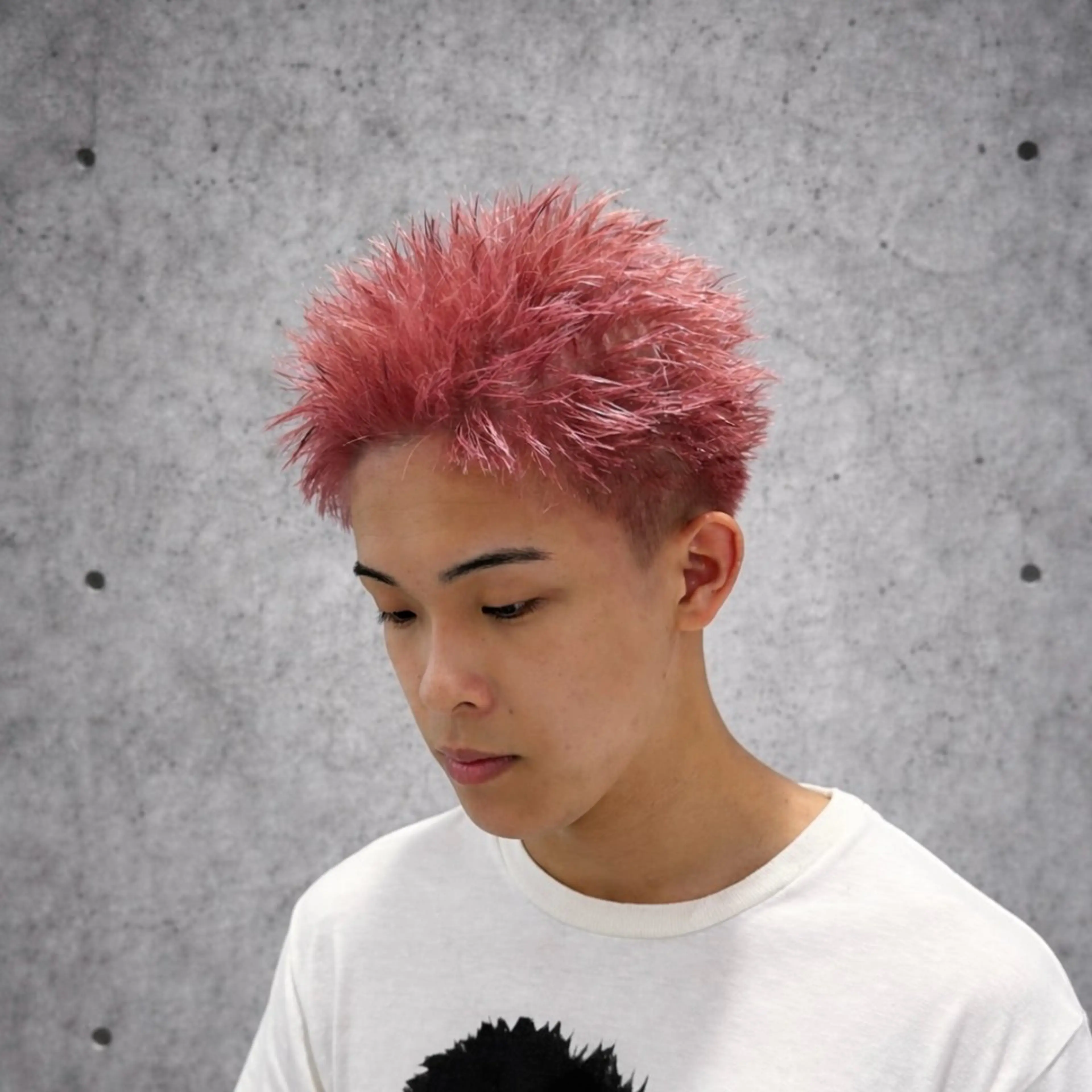 カラー メンズ メンズブリーチ メンズハイトーン スパイキーショート ブリーチ ハイトーンカラー ヘアカラー カラー/フェード/ パーマ/たくぼーのヘアスタイル